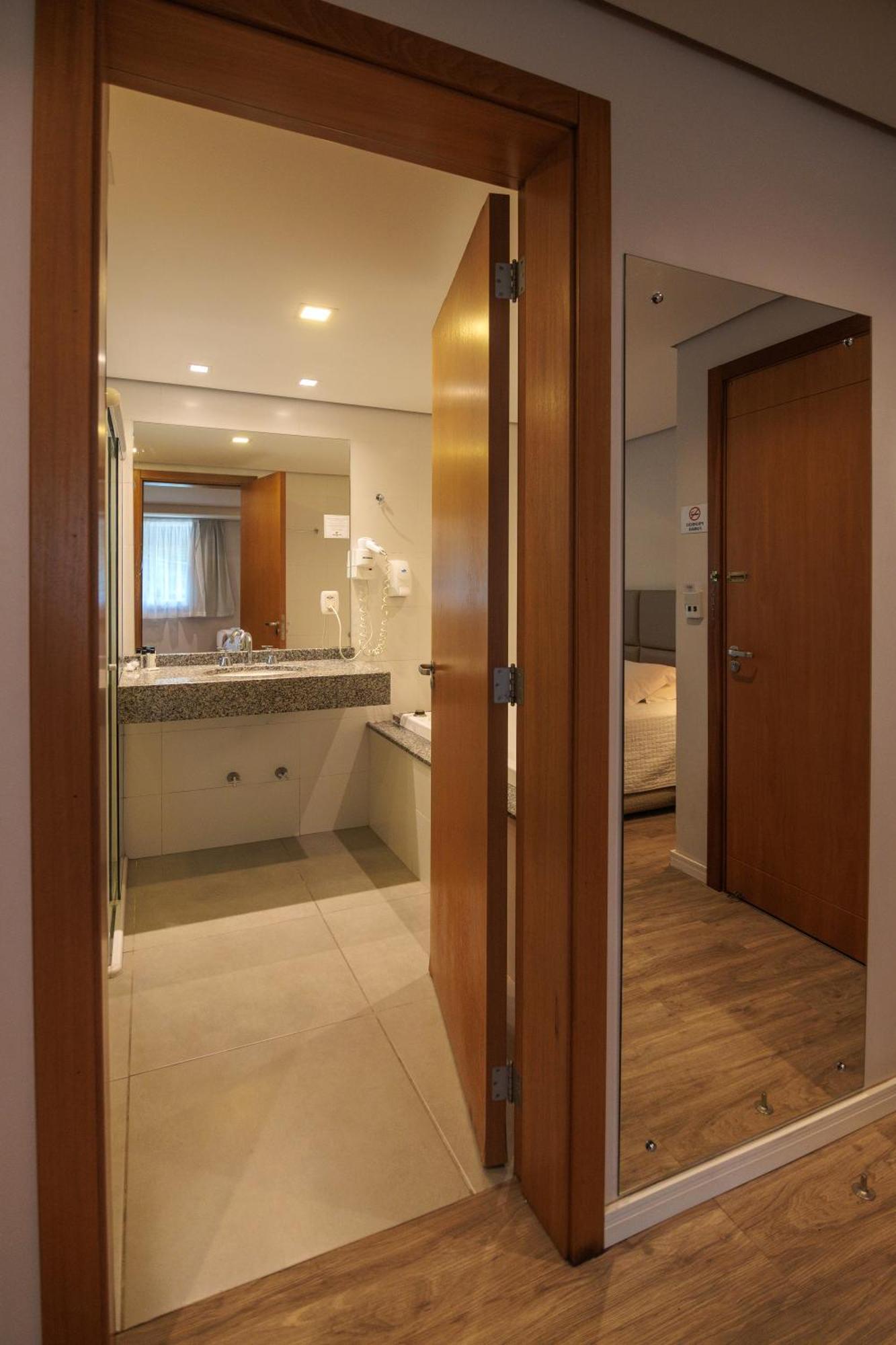 Triple Room Bath