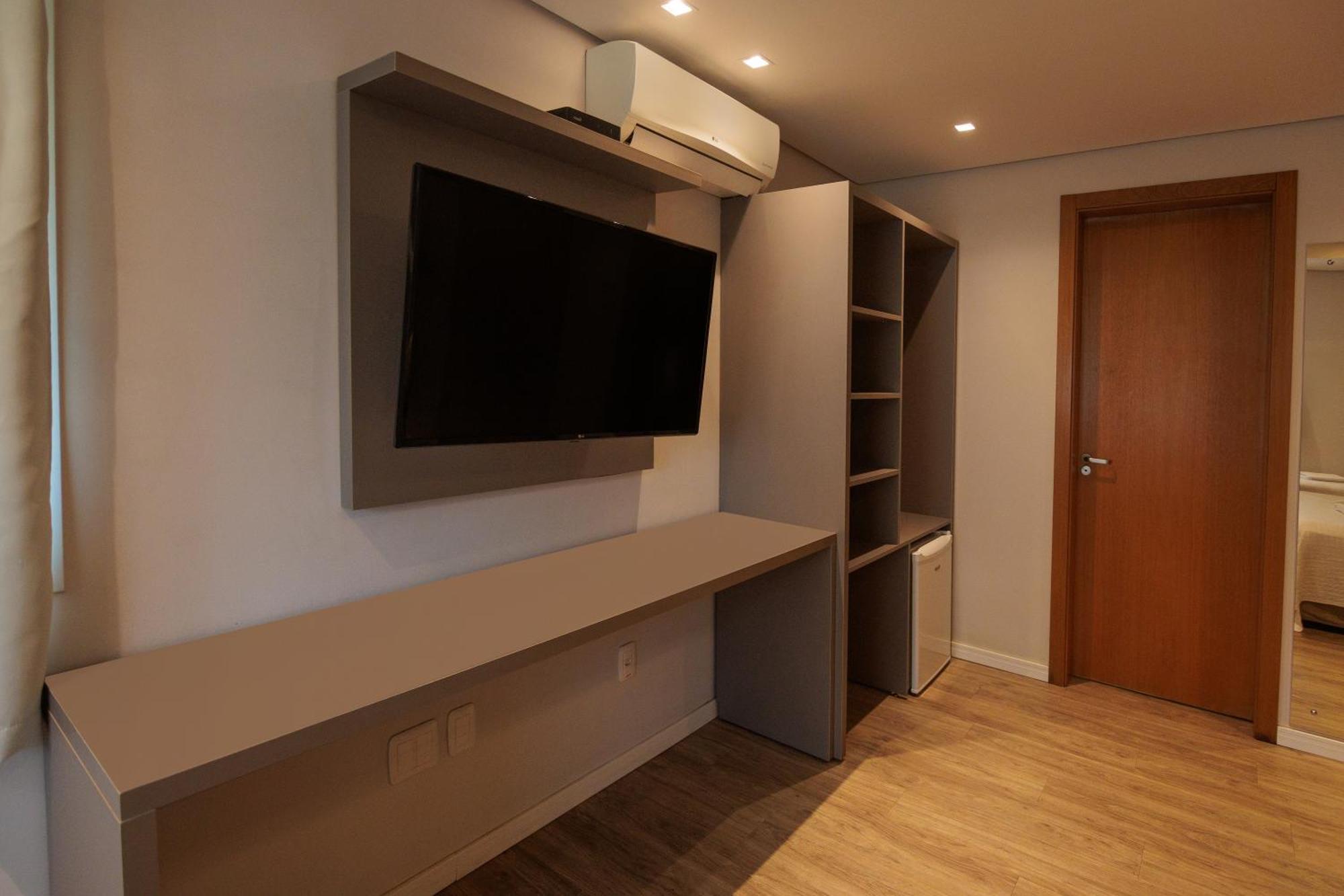 Triple Room Bath