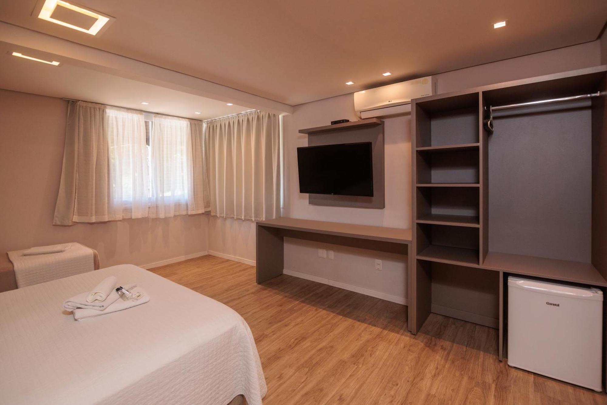 Triple Room Bath
