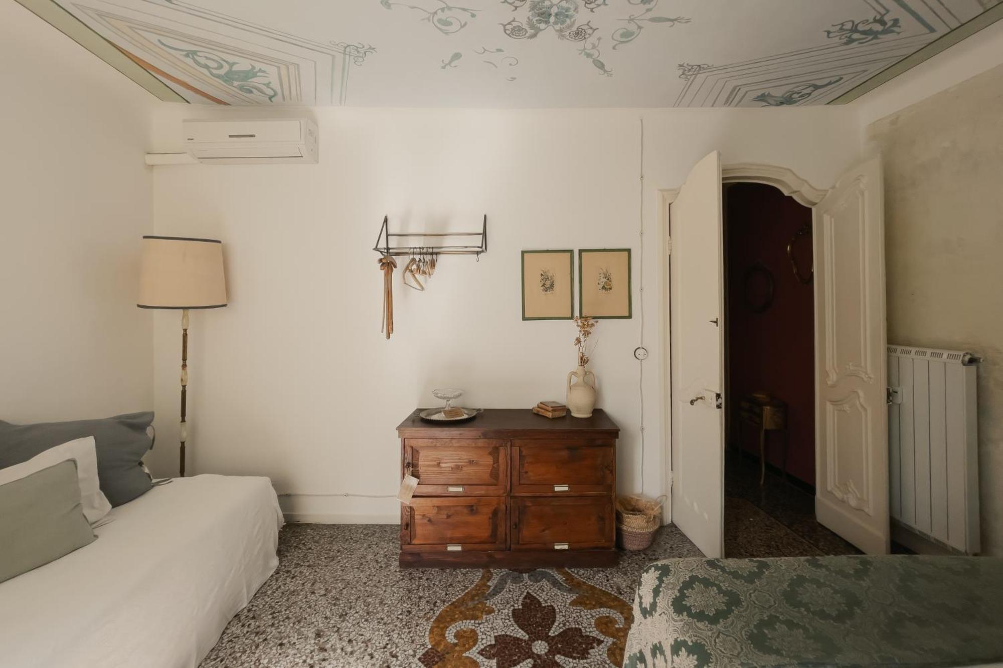 Double Room Private External Bathroom