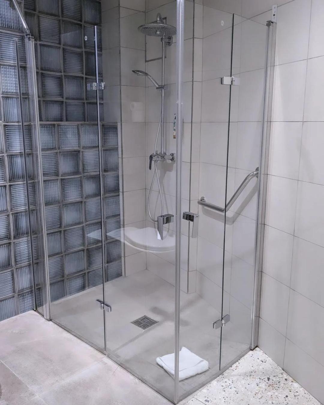 Queen Room Disability Access