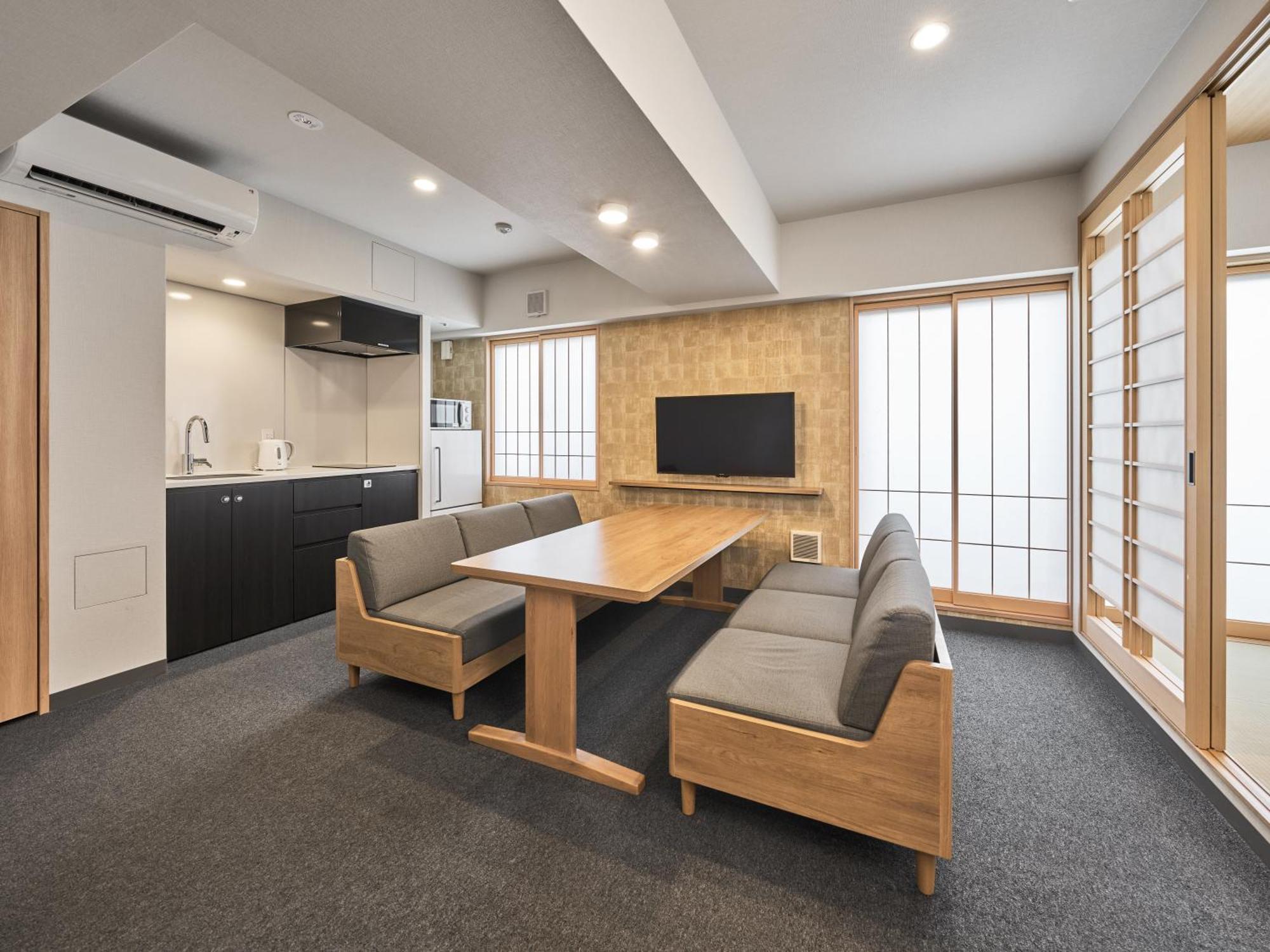 Superior One-Bedroom Japanese Apartment 6