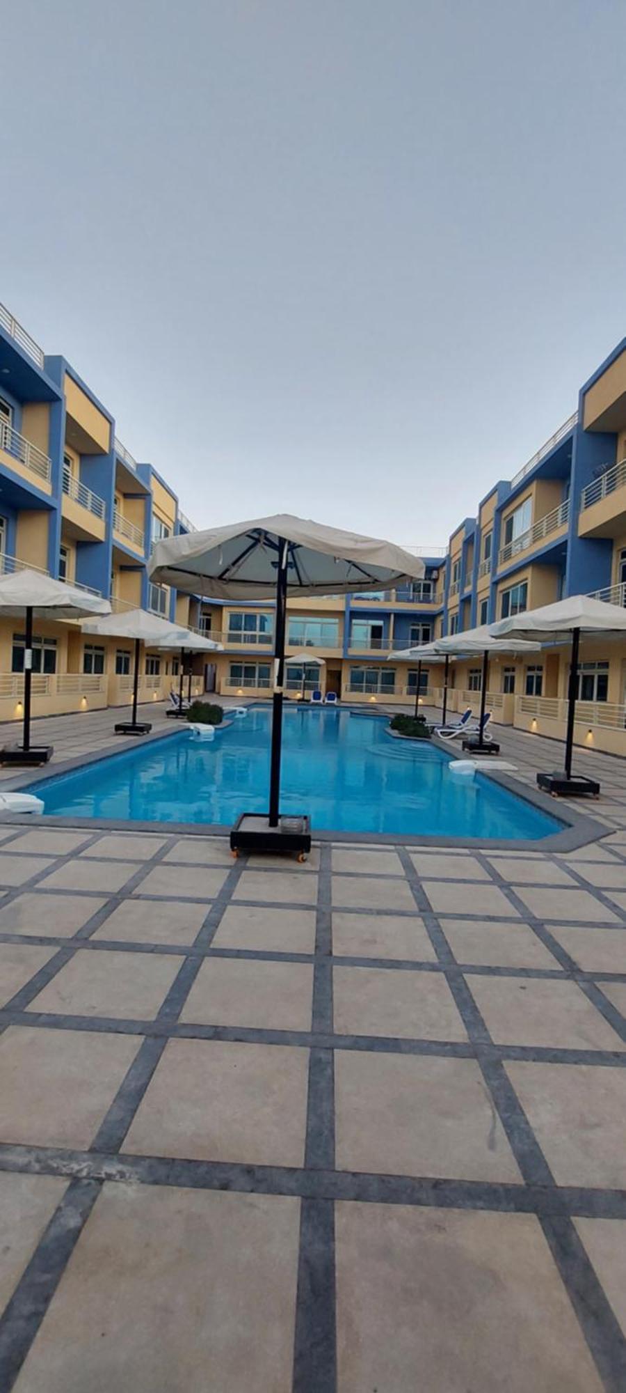 Suite Pool View