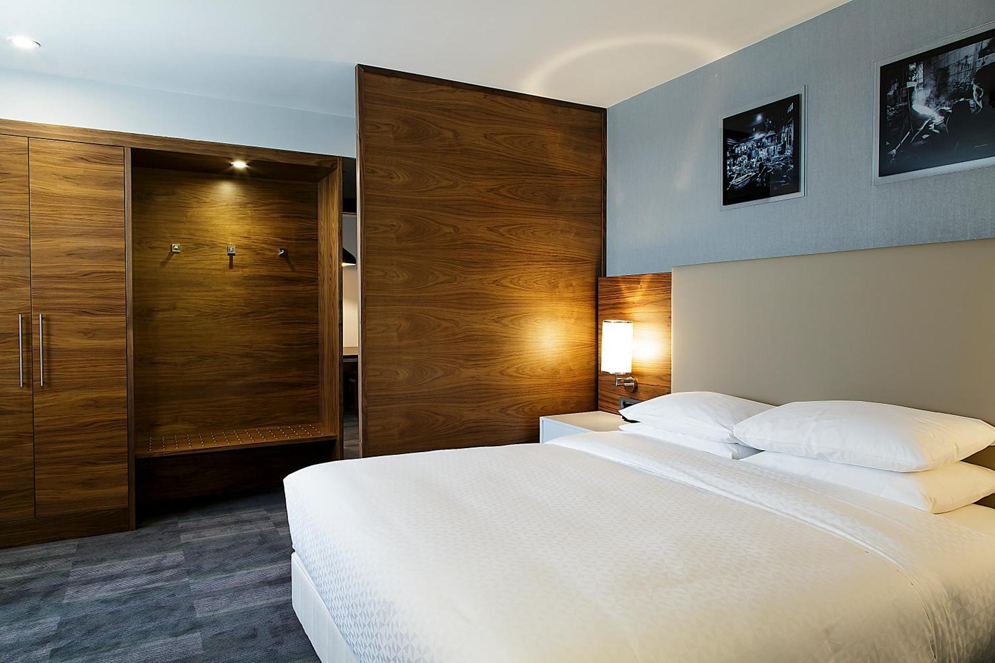 Selection King Suite