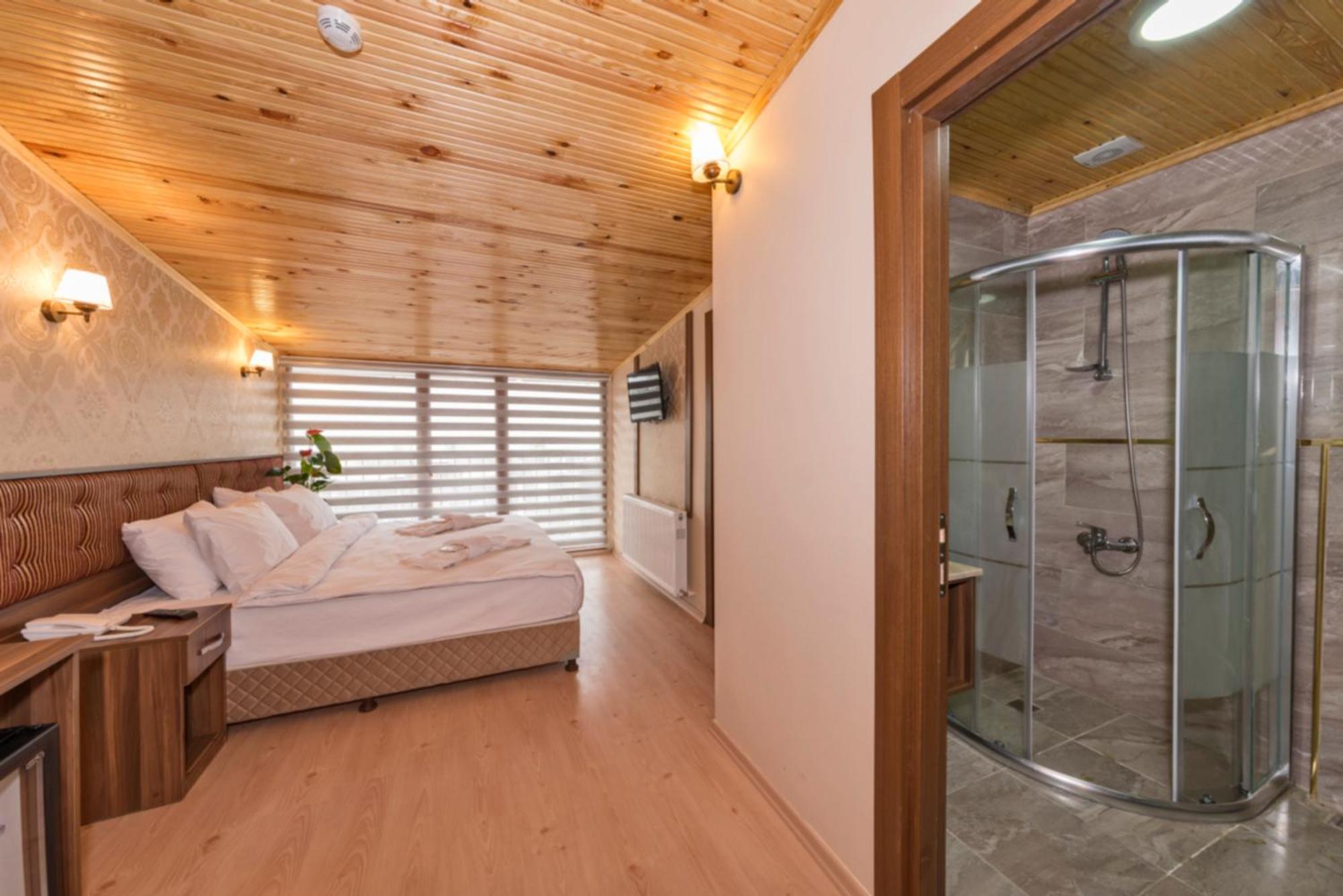 Deluxe Triple Room with Sea View,1627238769:JPEG