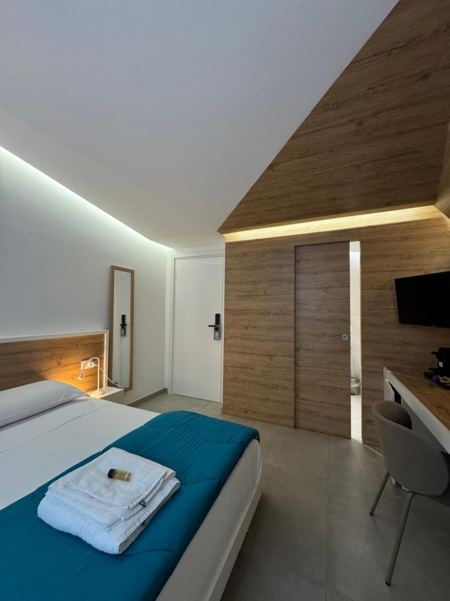 Standard Double Room,1627830351:JPEG
