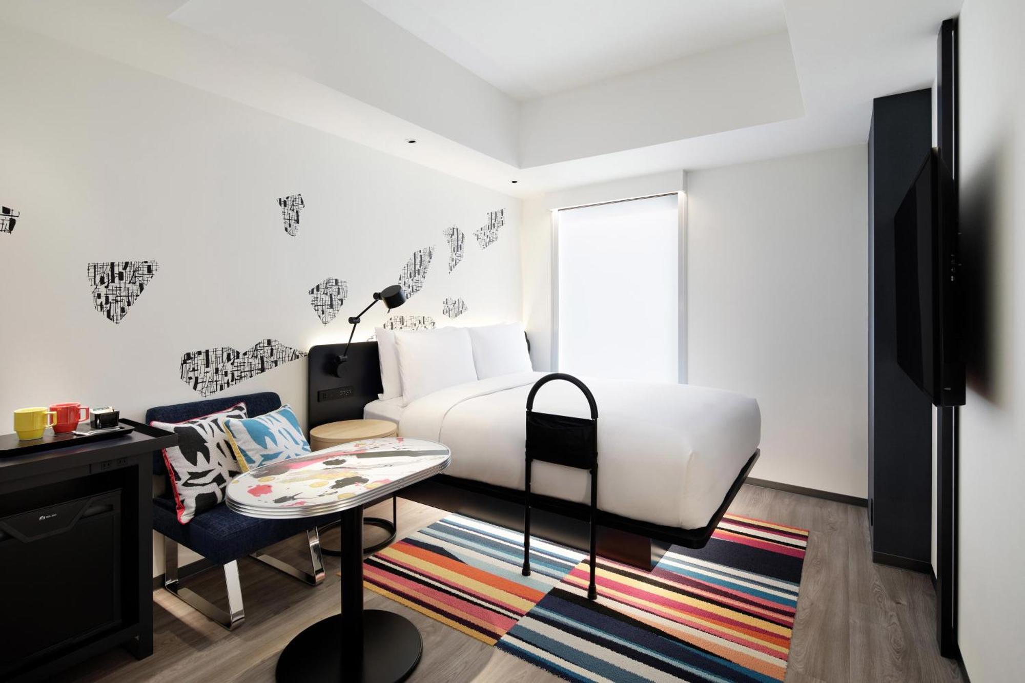 Aloft King Guest room 1 King