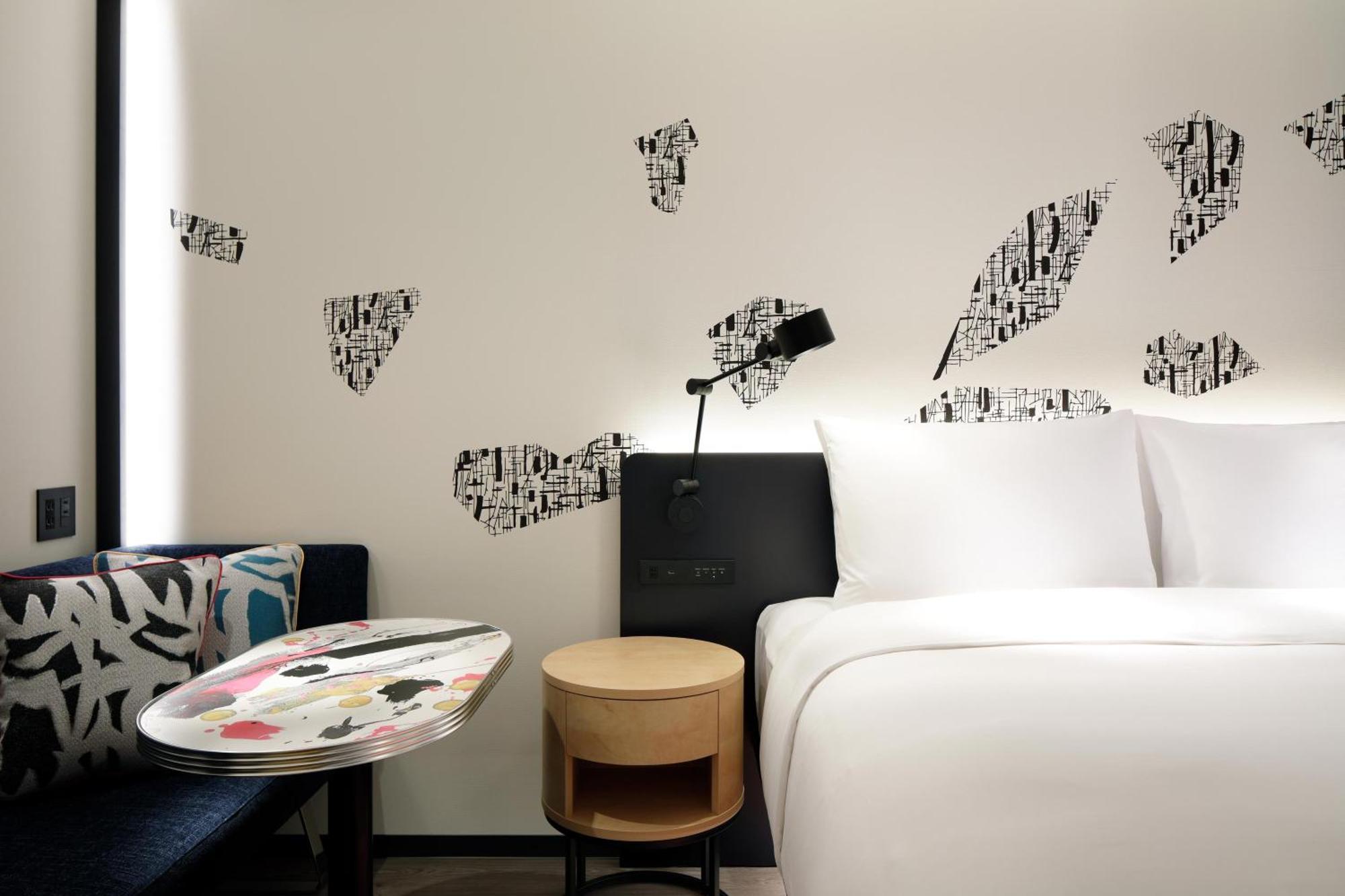 Aloft King Guest room 1 King