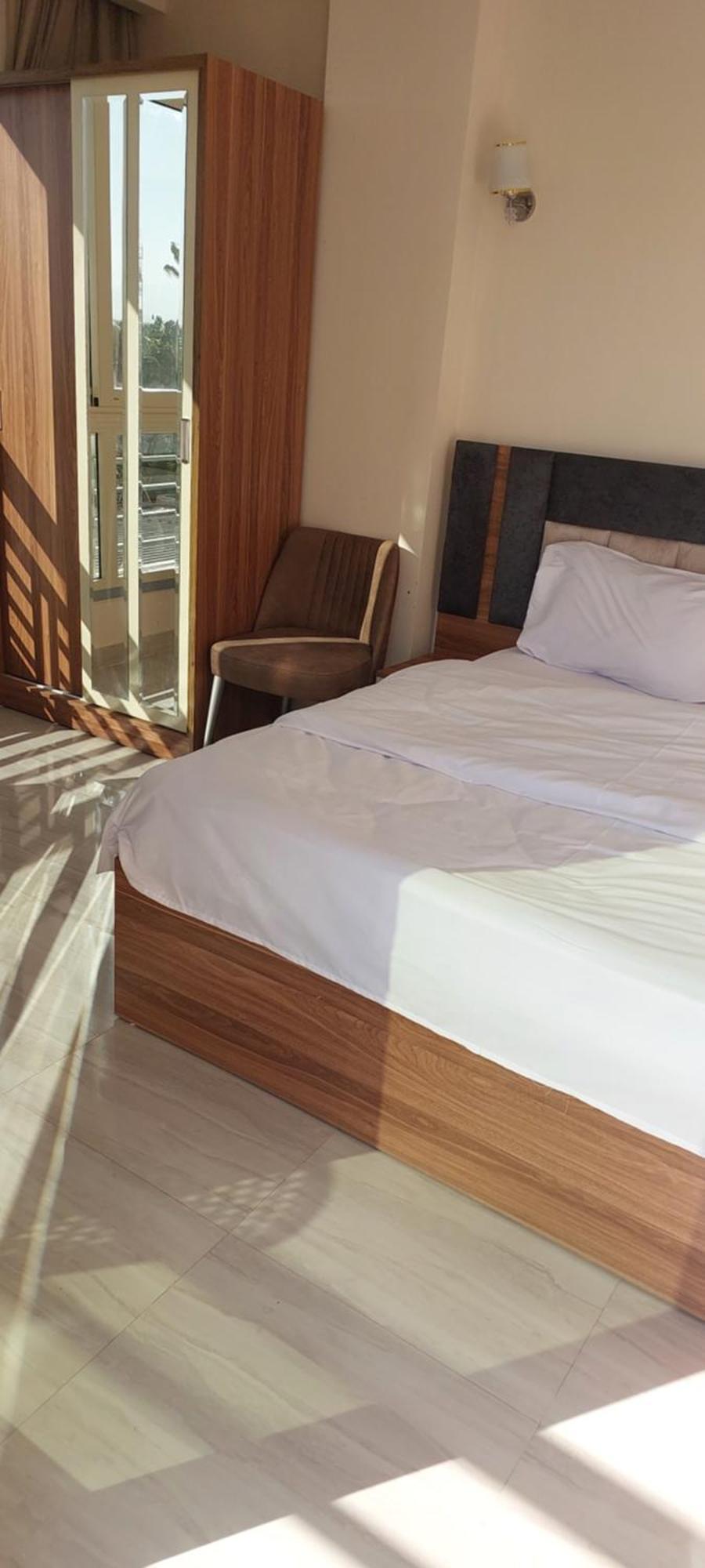 Suite Pool View