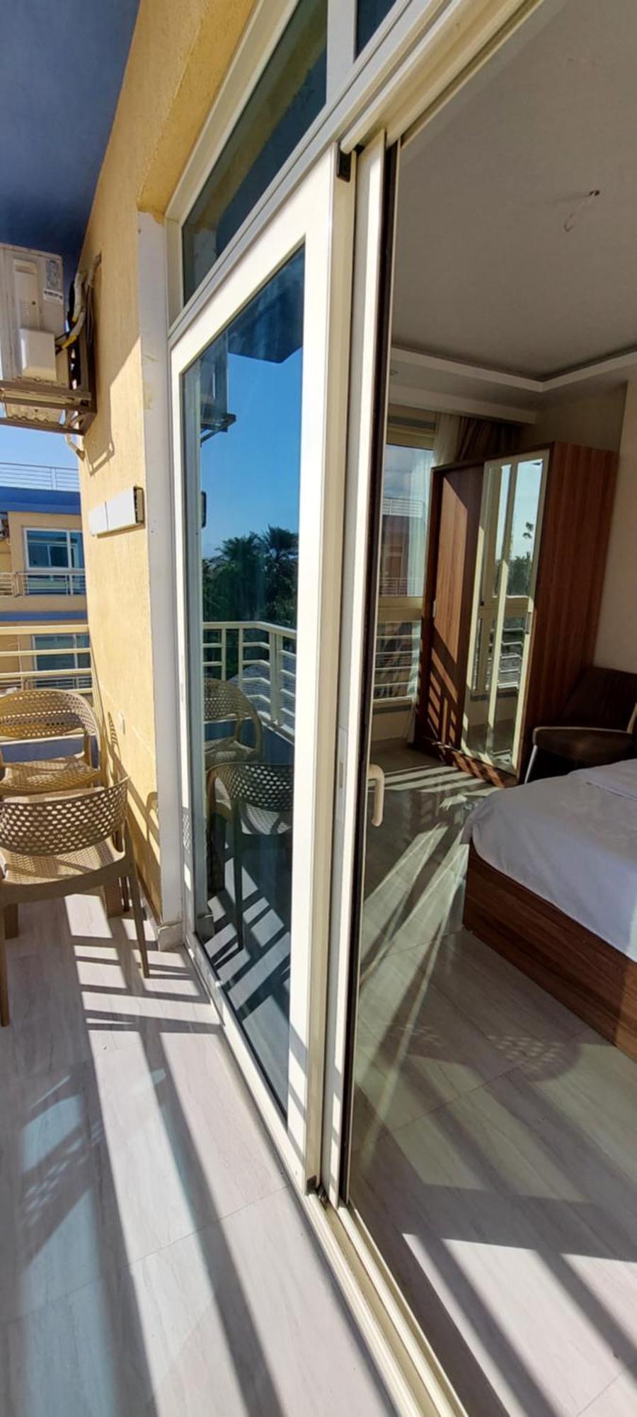 Suite Pool View