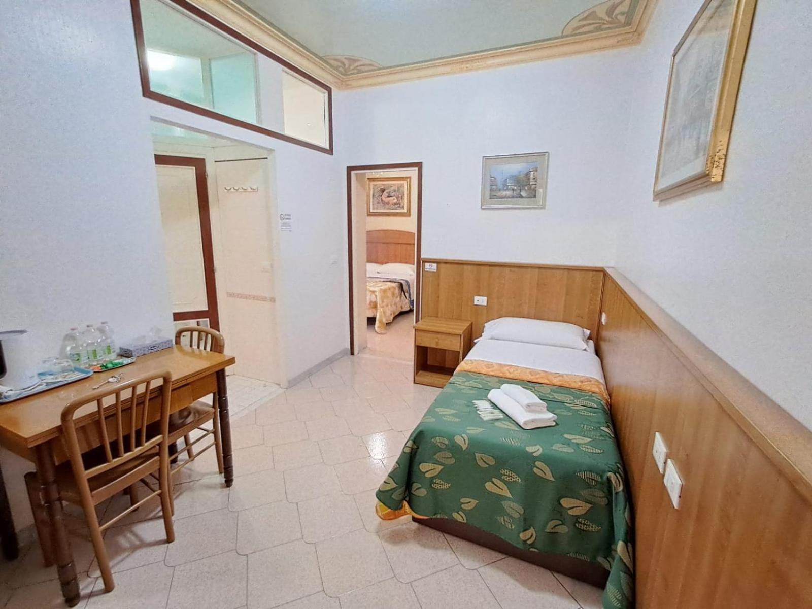 Comfort Triple Room