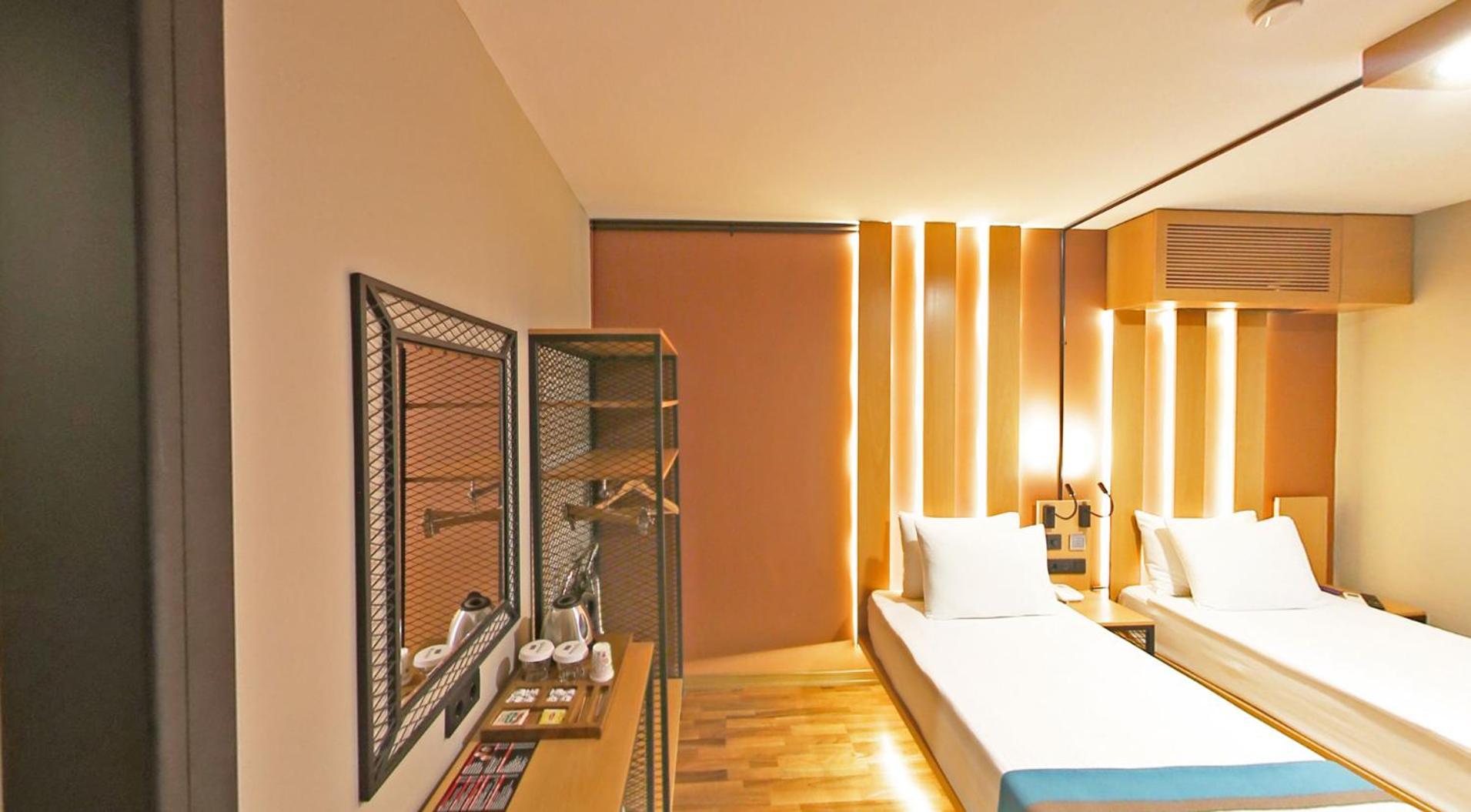 Standard Twin Room