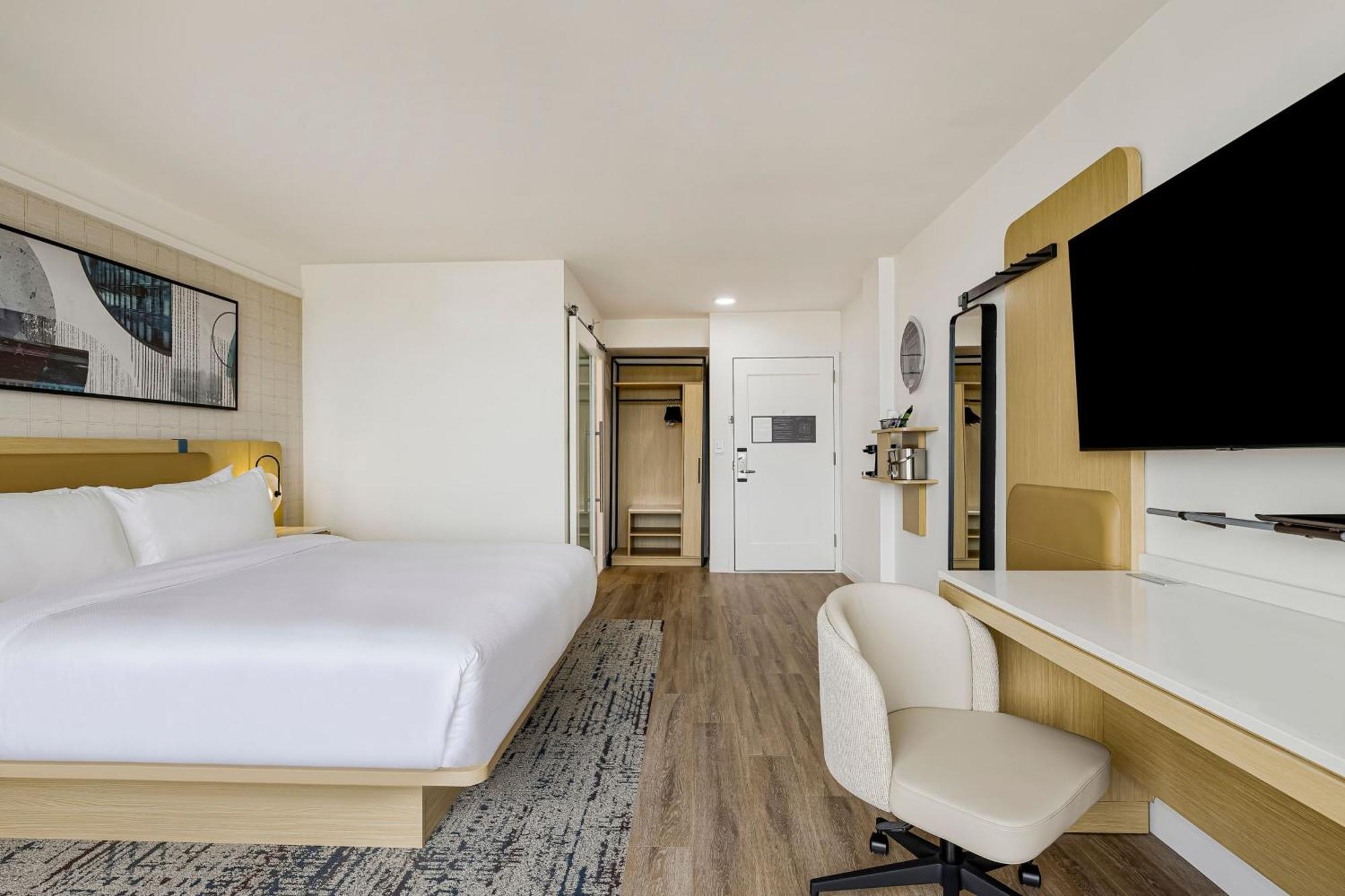 Standard King Room
