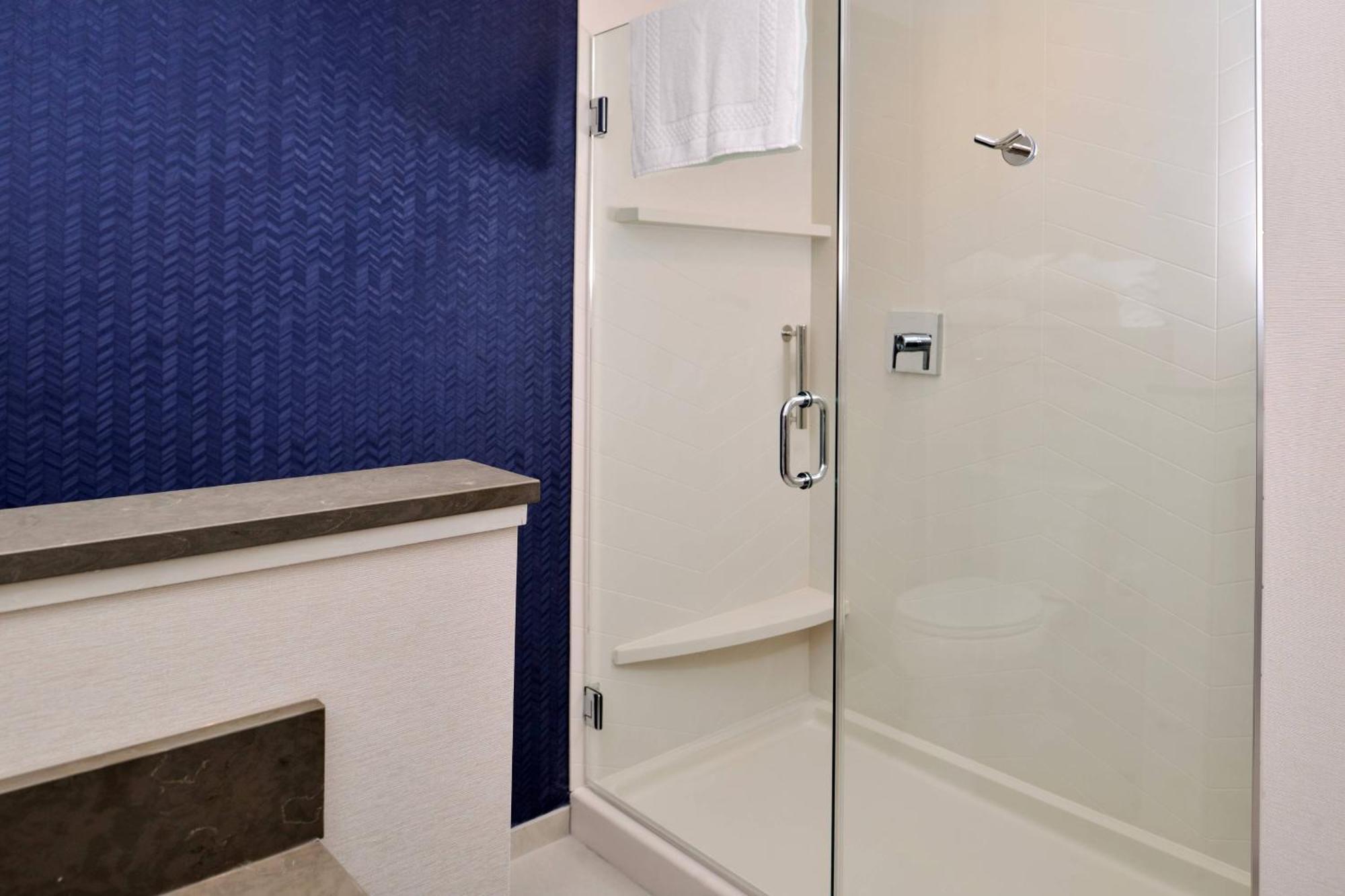 King Suite with Sitting Area and Sofa Bed,1633055399:JPEG