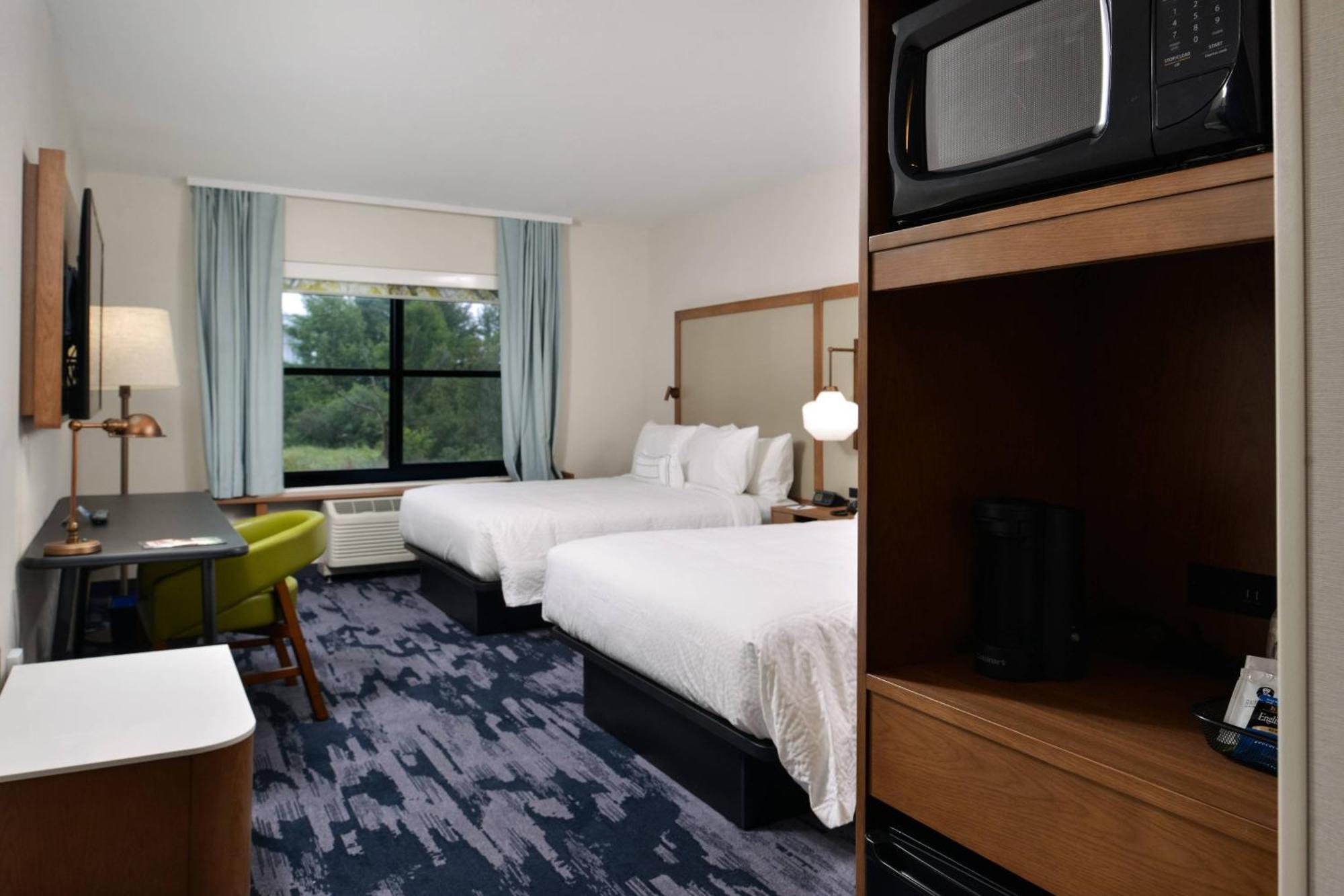 Queen Room with Two Queen Beds - Communication Assistance,1633055396:JPEG