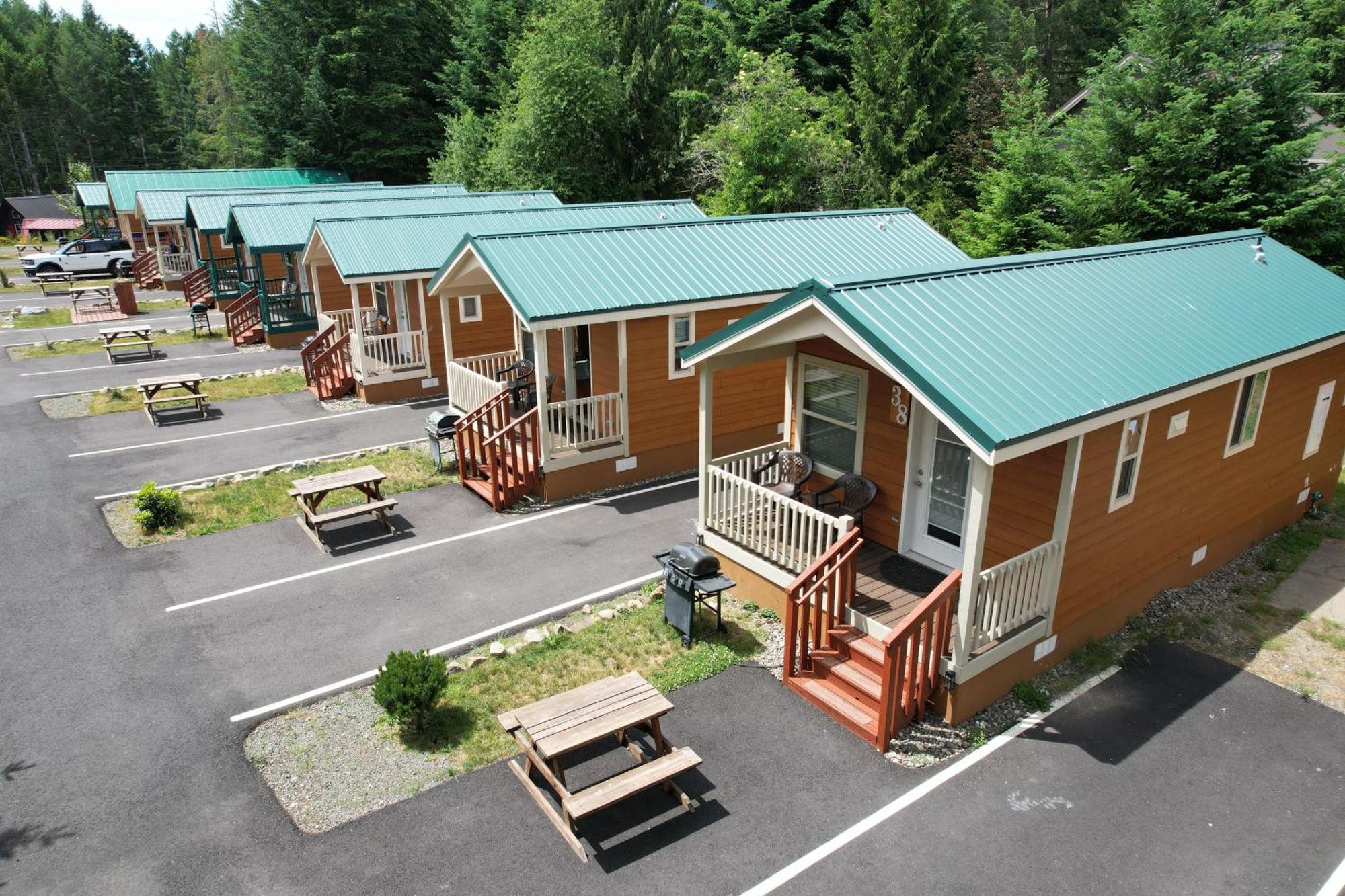 Couples Cabin Jetted Tub