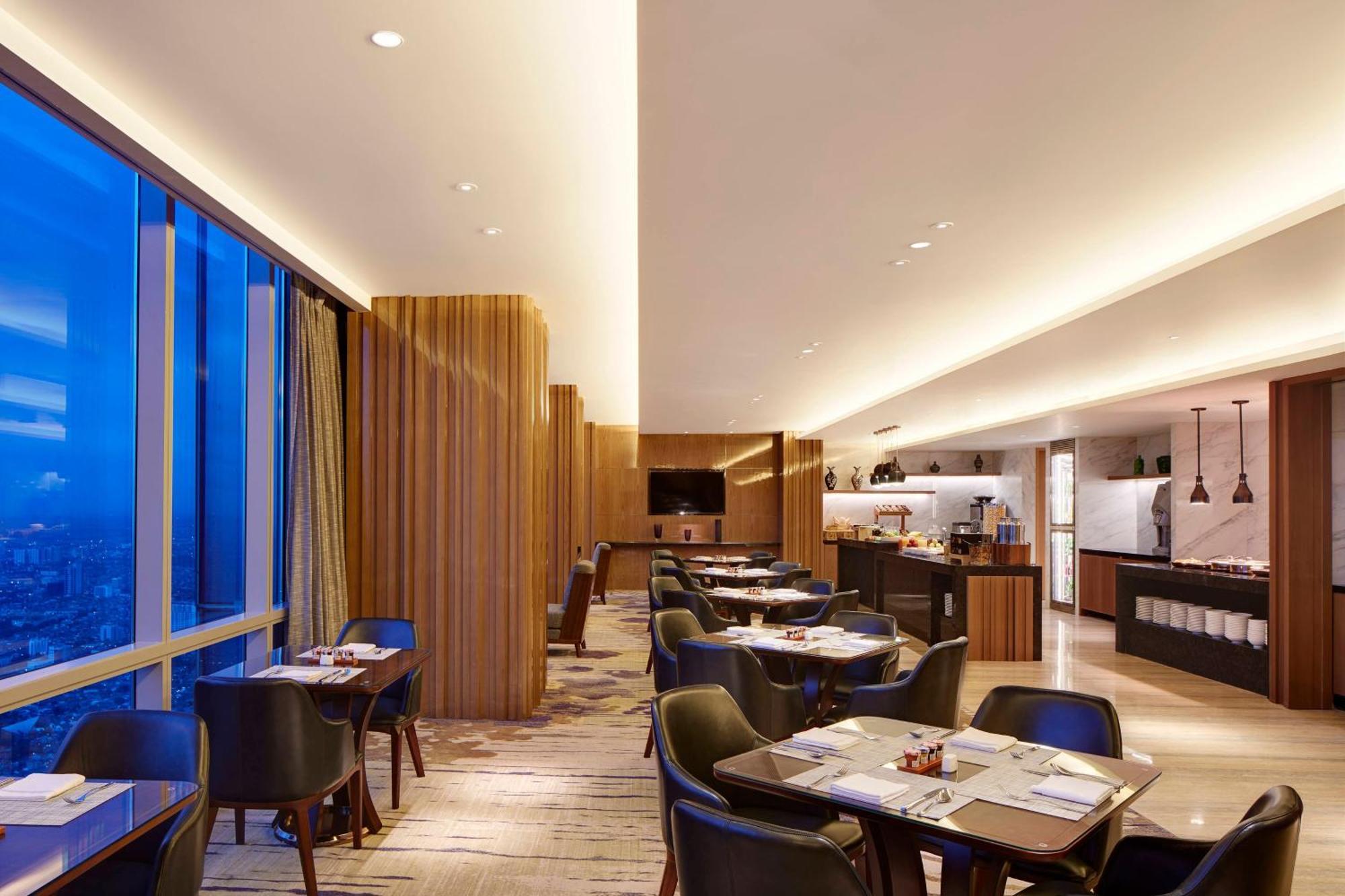 Club King Room Club Lounge Access