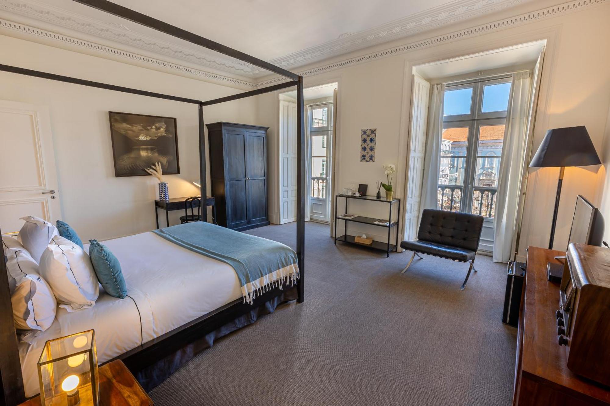 Deluxe Room Square View