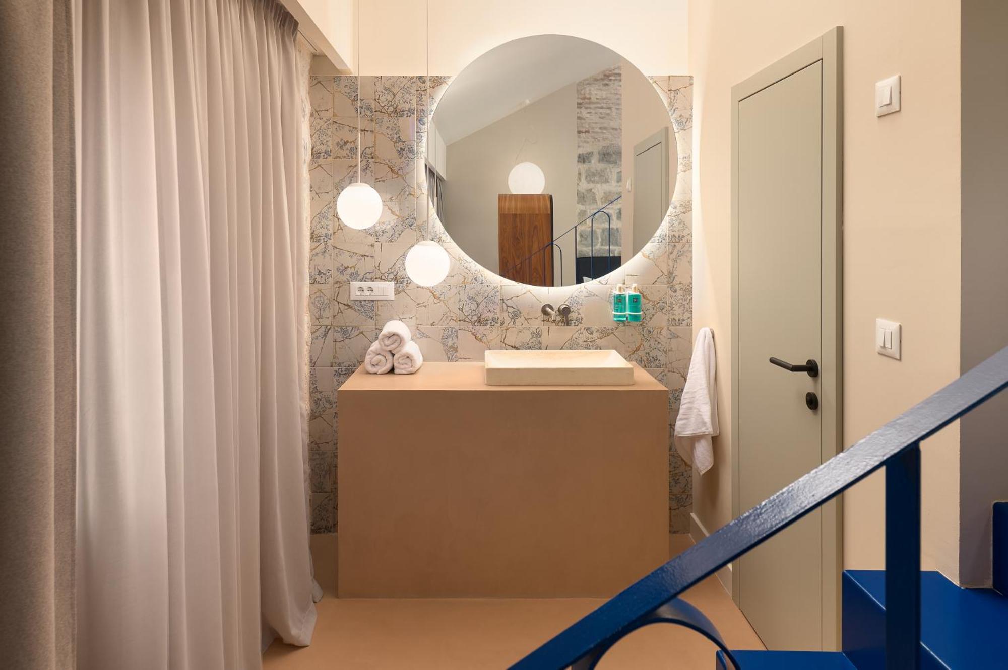Deluxe Family Suite