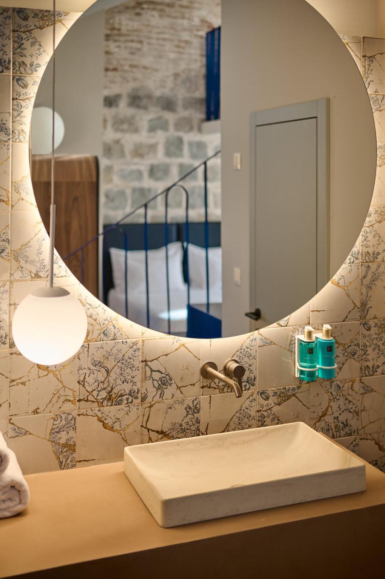 Deluxe Family Suite