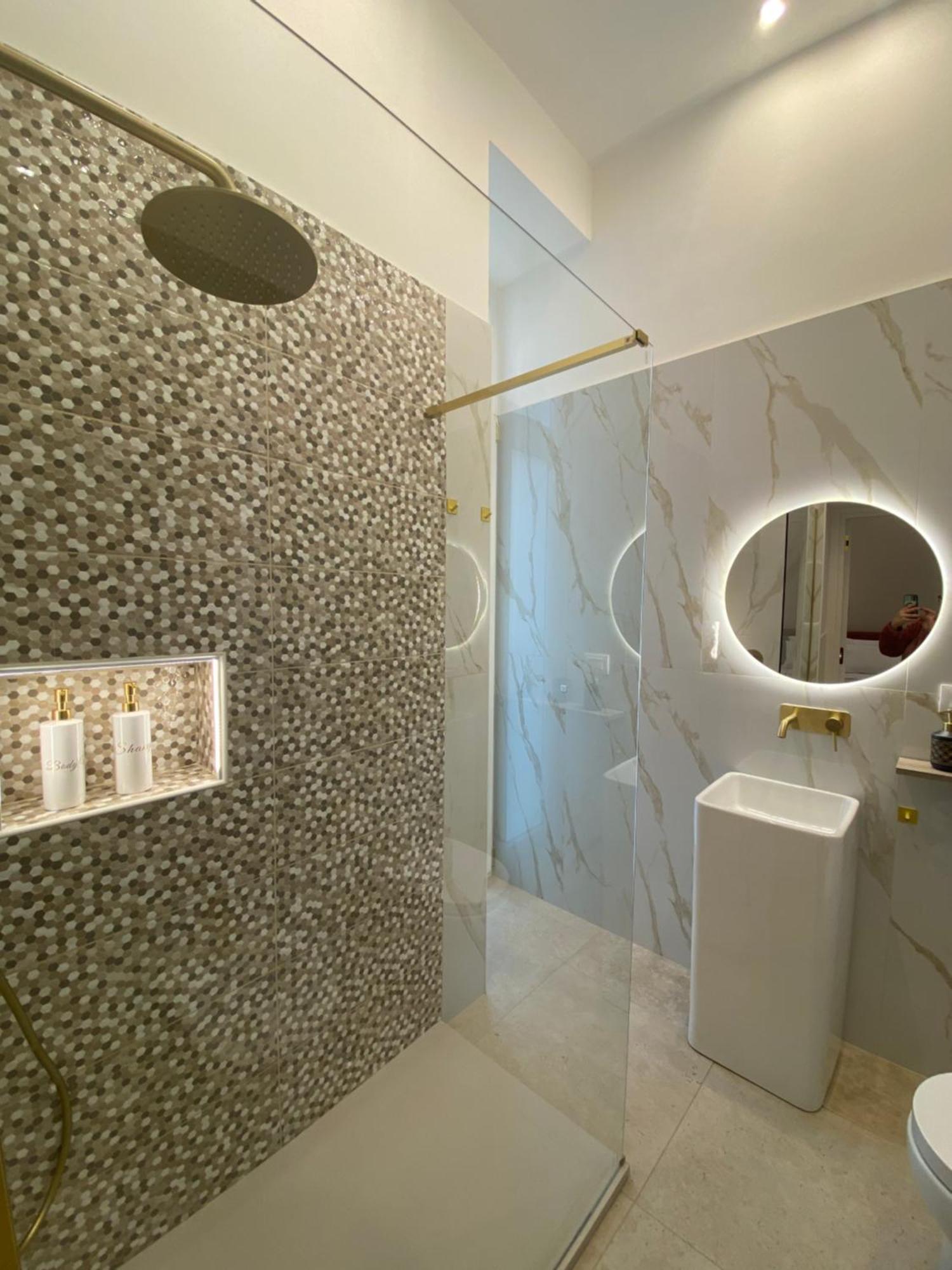 Double Room Private Bathroom
