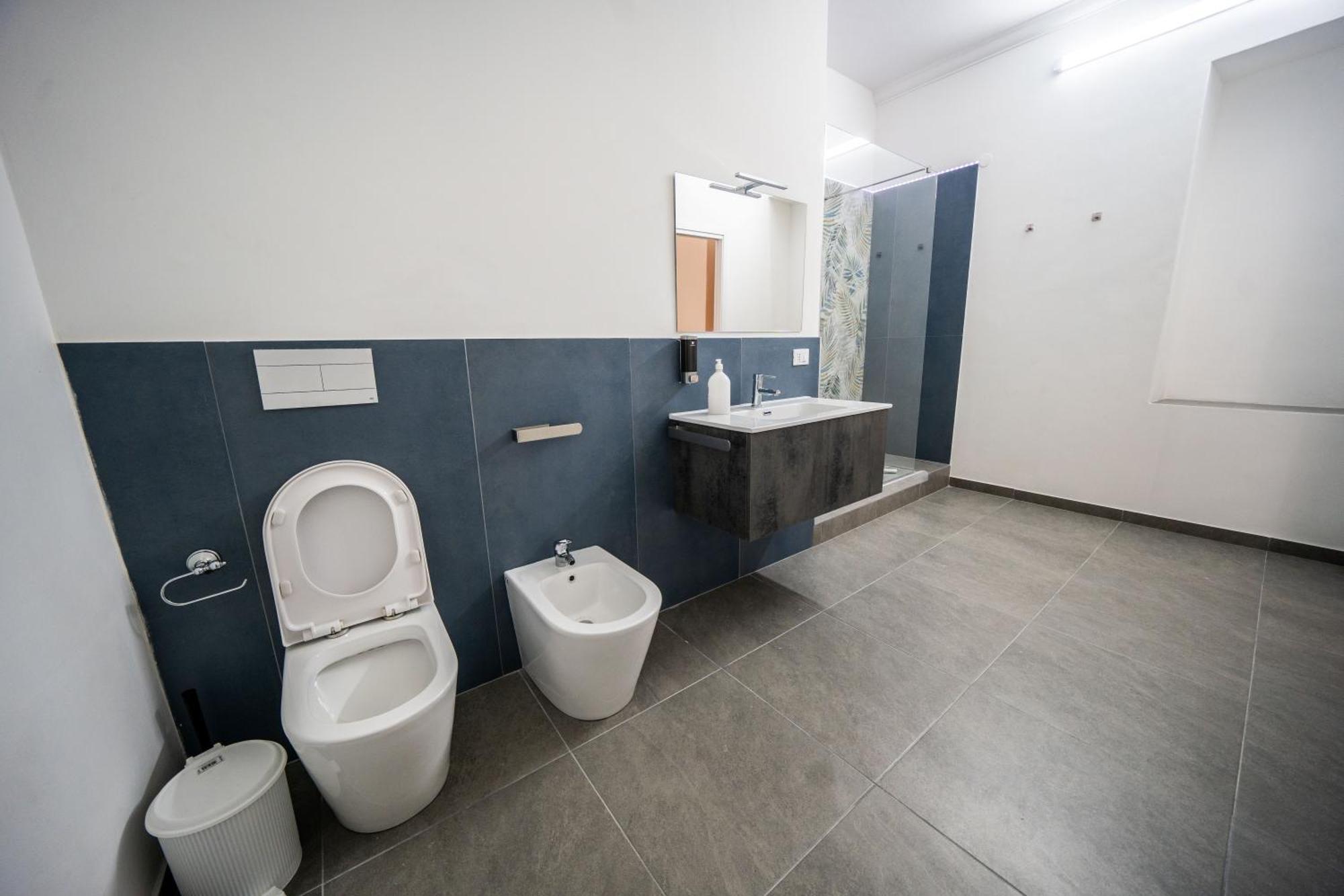 Double Room Private Bathroom
