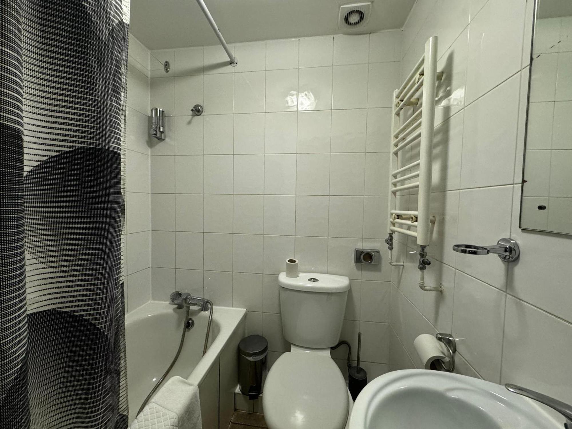 Triple Room with Private Bathroom (3 Single Beds)
