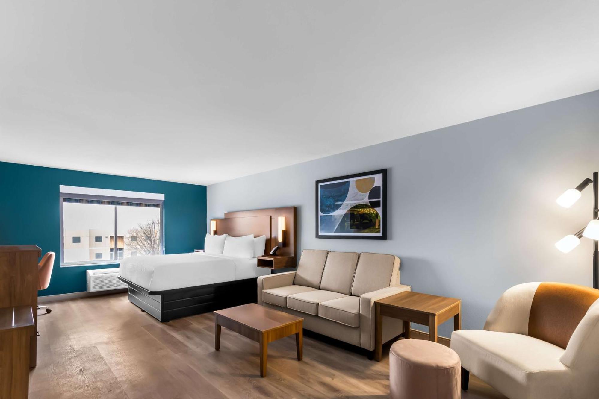 Larger Executive King Room with Sofa Bed - Non-Smoking,1636745621:JPEG