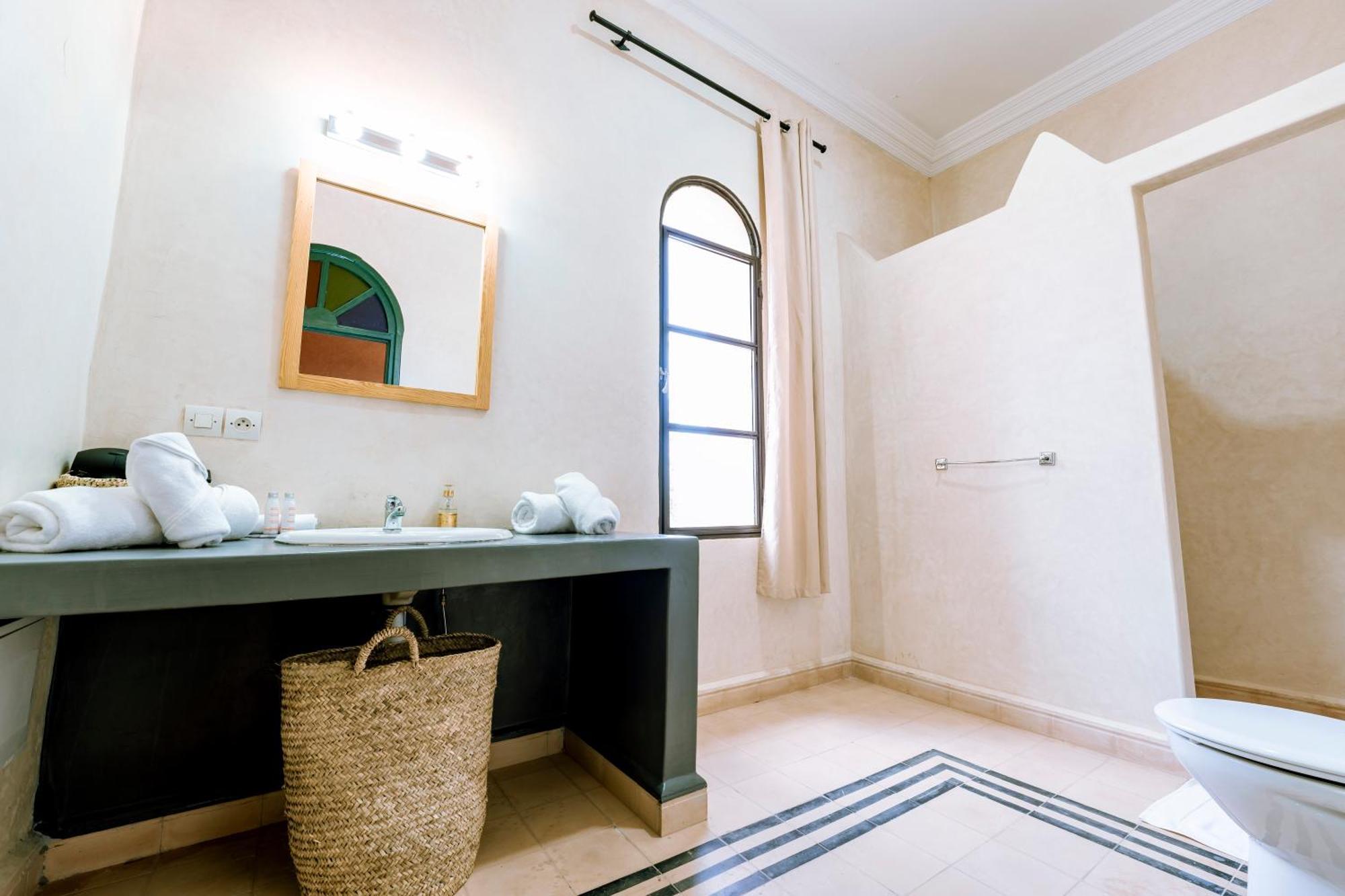 Double Room,1637641017:JPEG