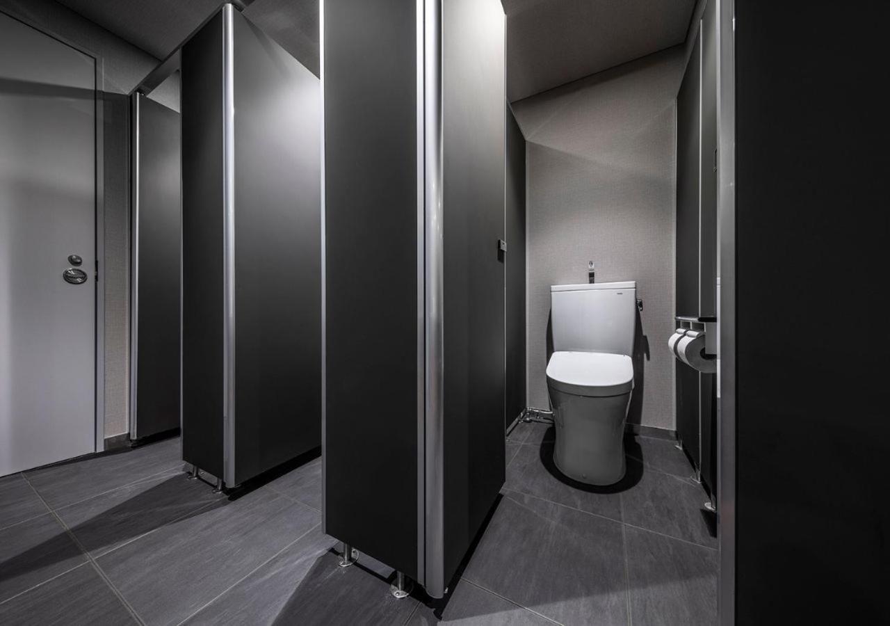 Shared Bathroom - Bunk Room