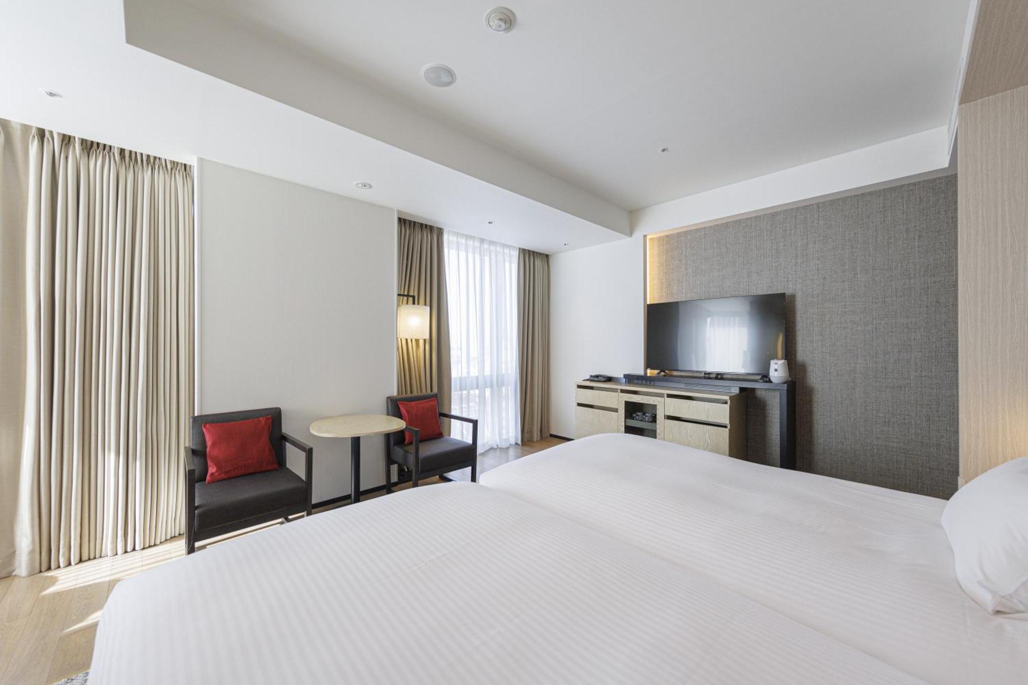 Deluxe Hollywood Twin Room Non-Smoking