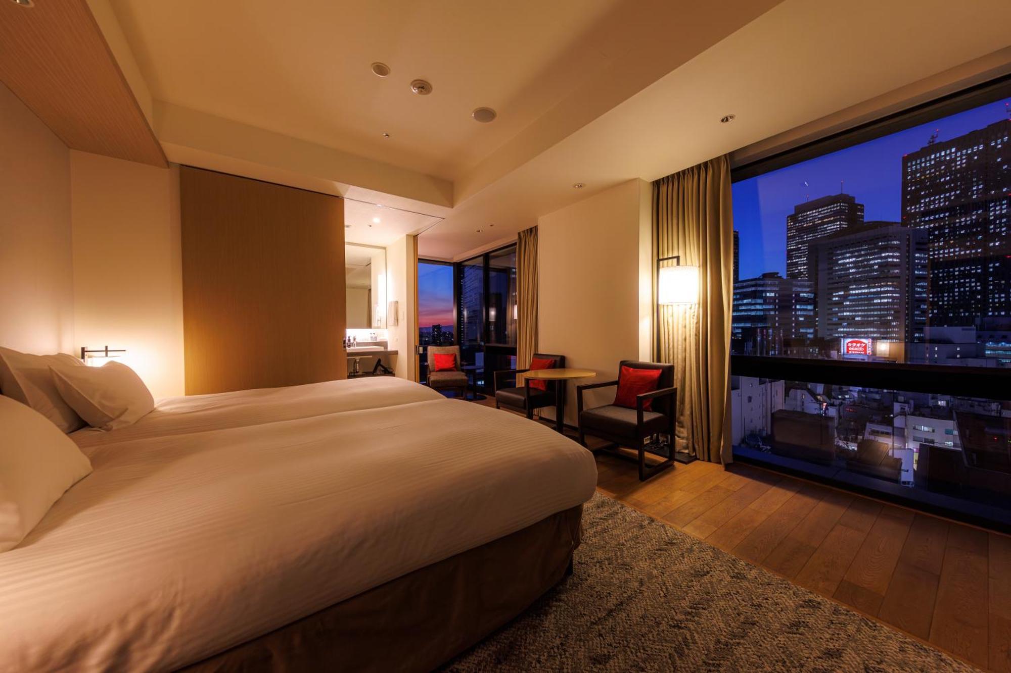 Deluxe Hollywood Twin Room Non-Smoking