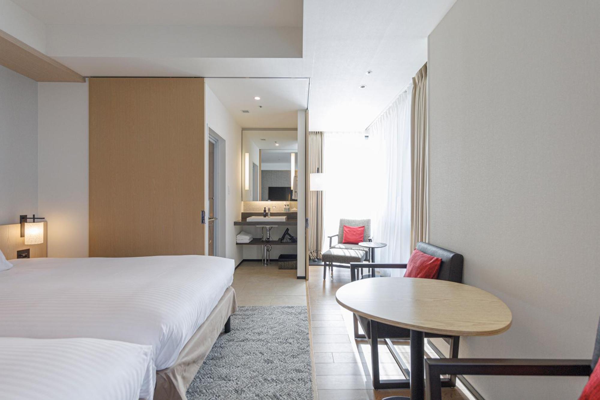 Deluxe Hollywood Twin Room Non-Smoking