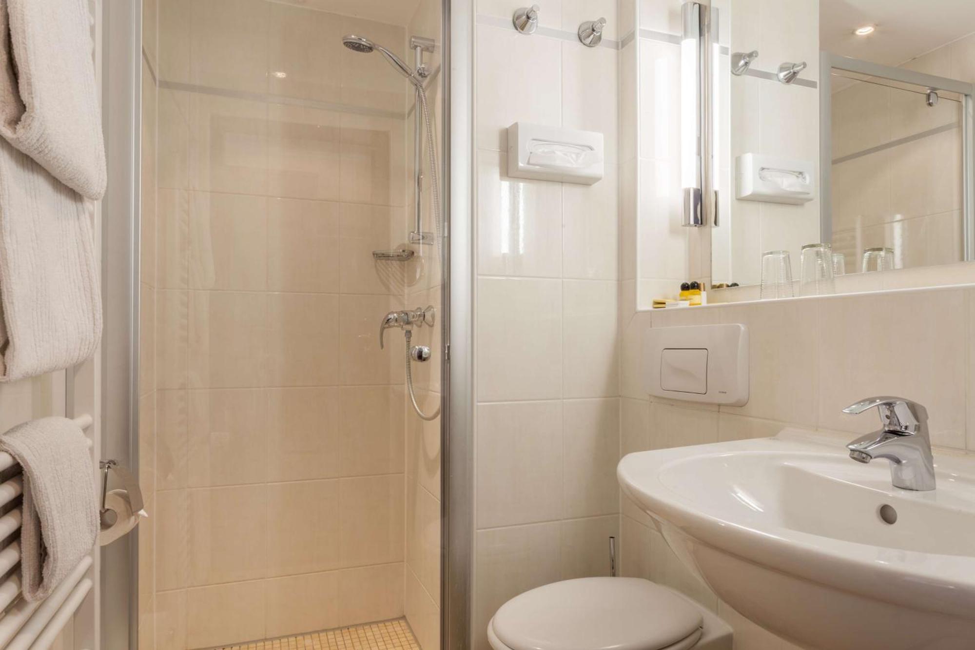 Standard Single Room,1641716019:JPEG