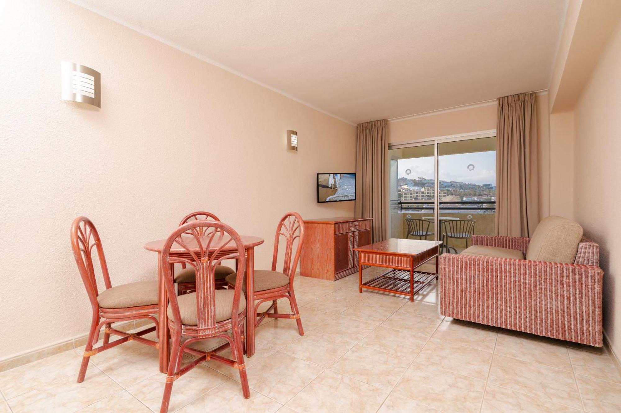 Two-Bedroom Apartment Comfort,1642330394:JPEG