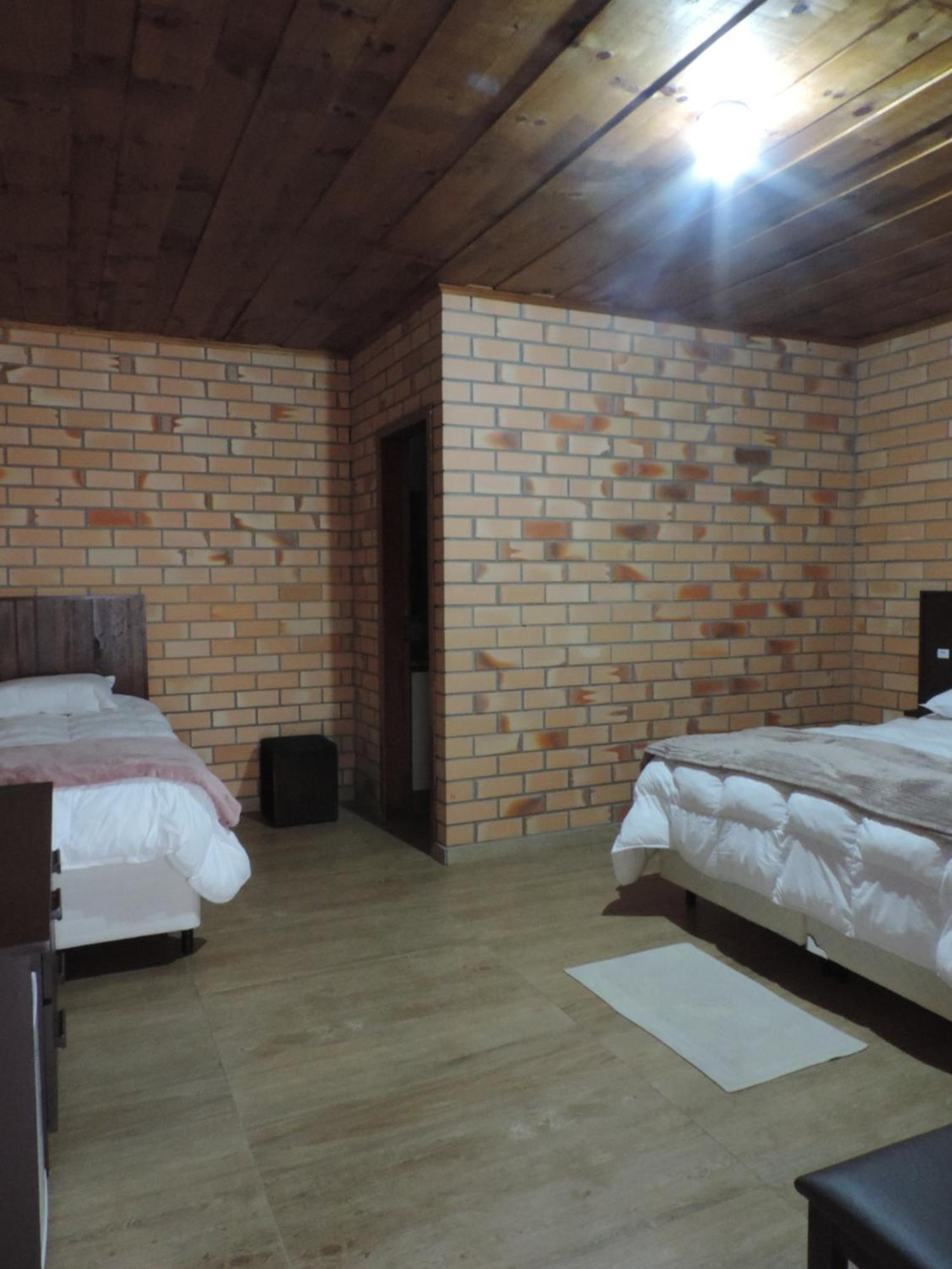 Family Room,1642401135:JPEG