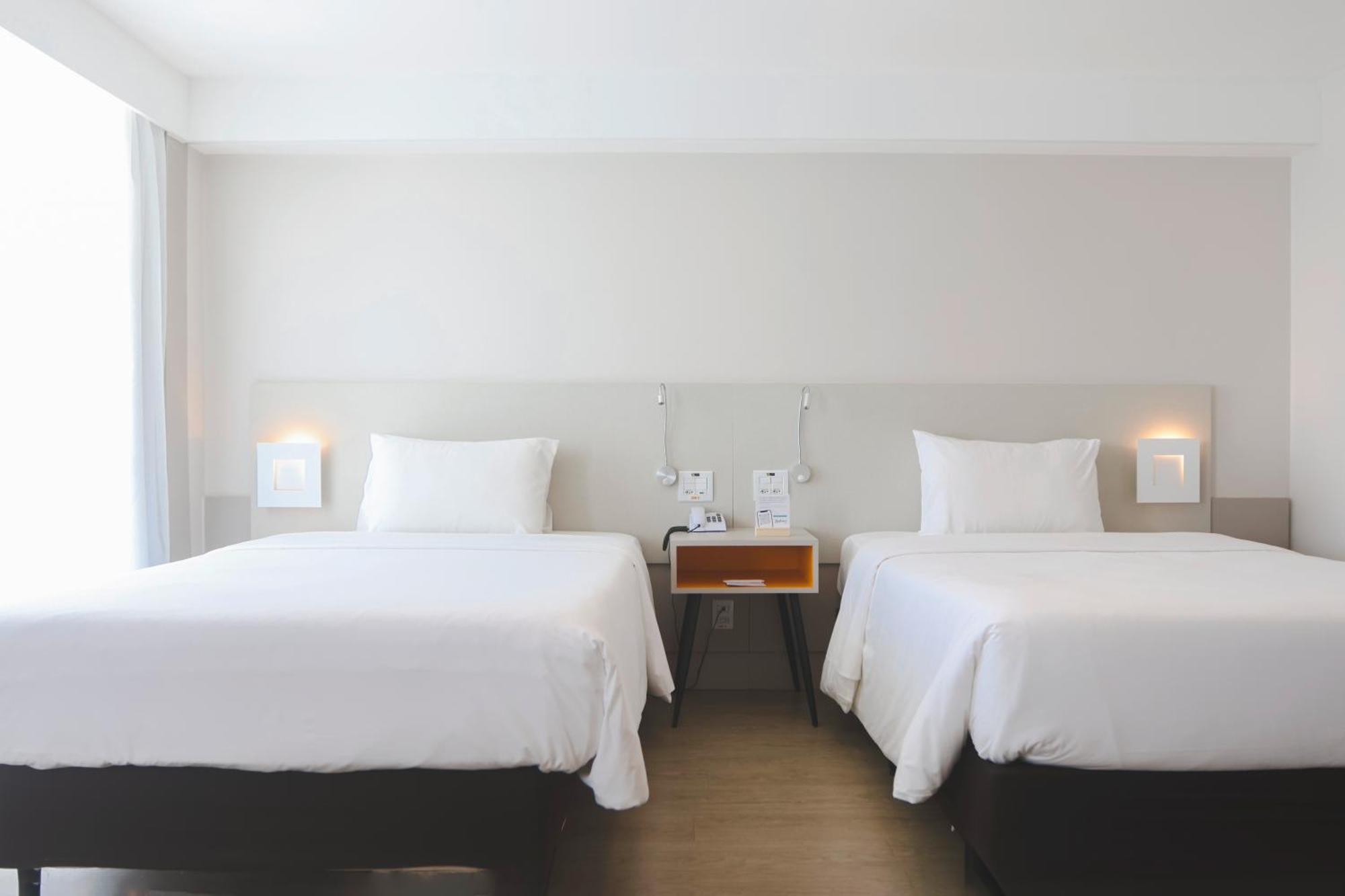 Twin Deluxe Suite