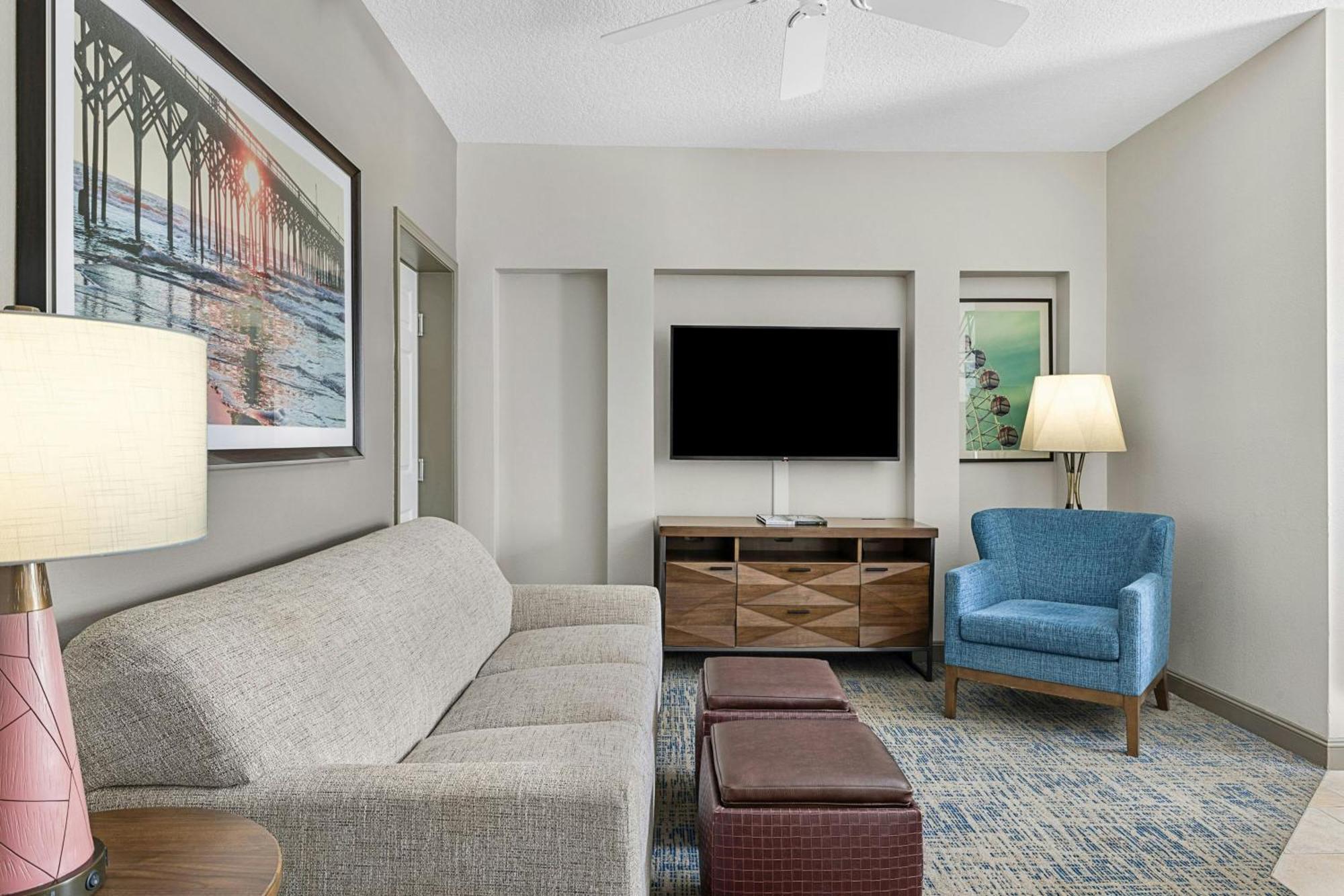 One-Bedroom Queen Villa Sofa Bed