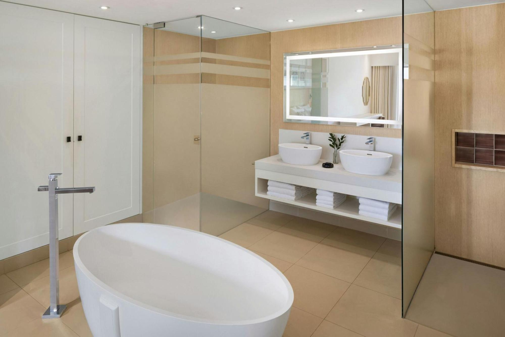 Suite Océan 1 Chambre - Vue sur Piscine