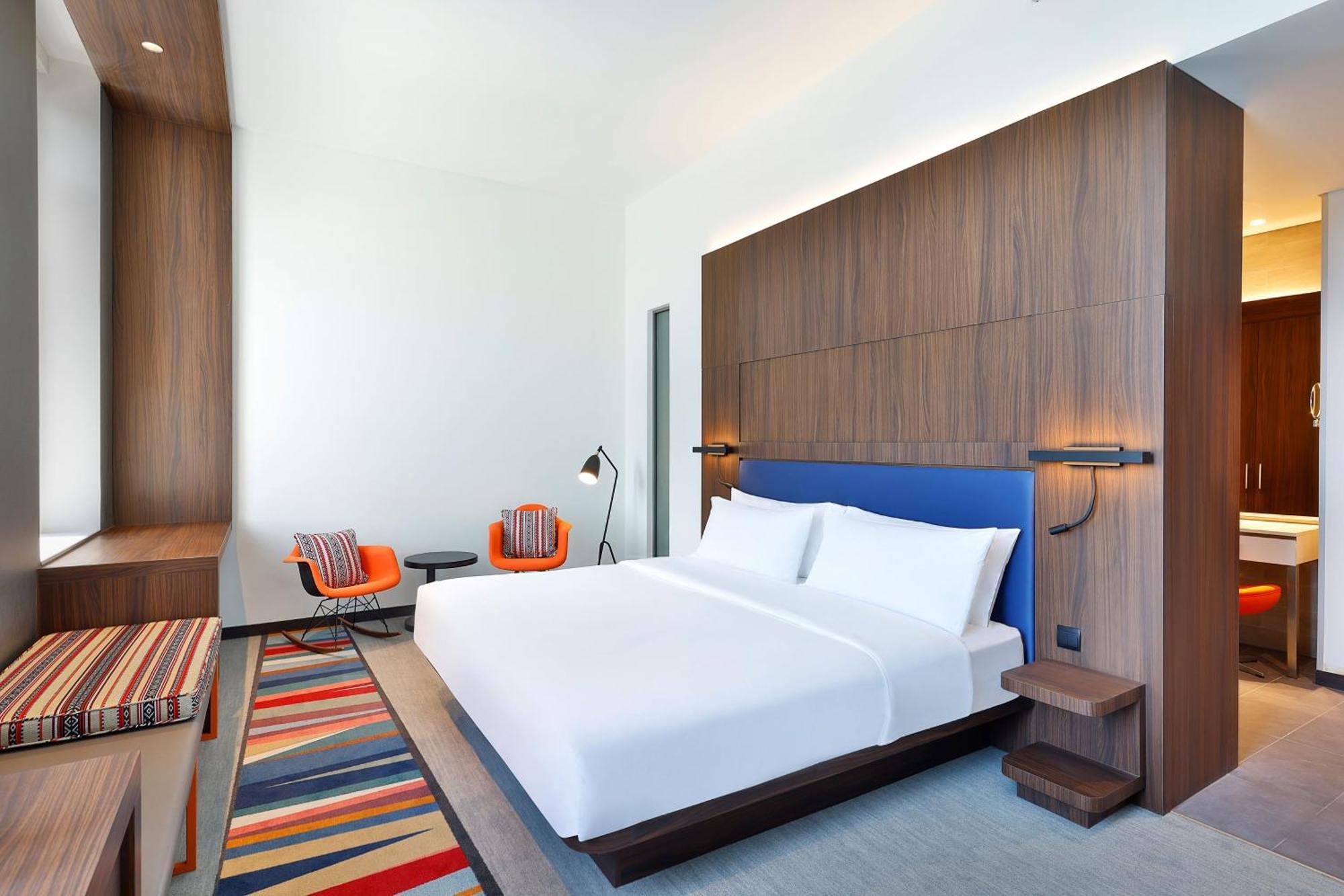 Aloft Room Guest Room 1 King Bed