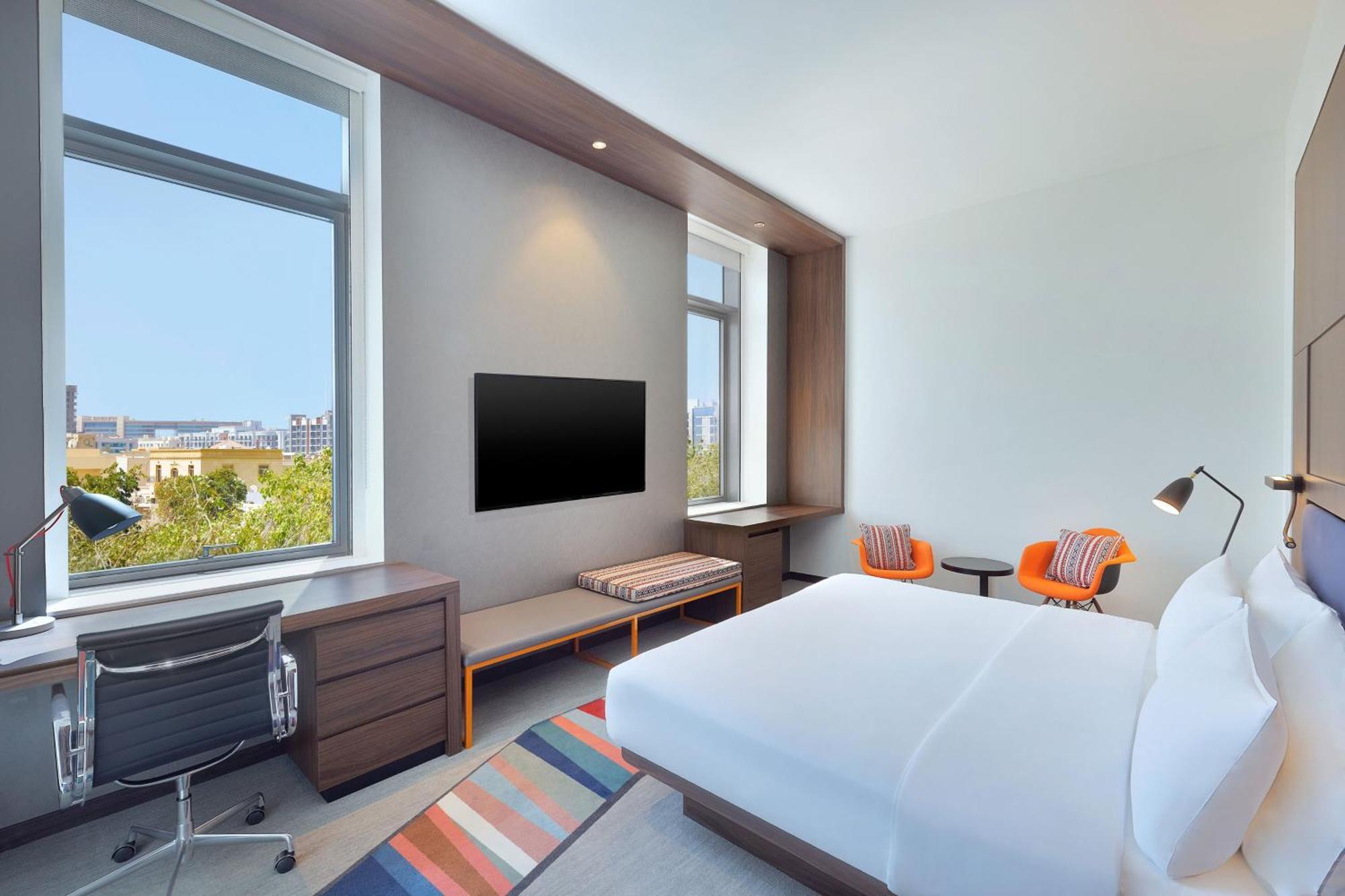 Aloft Room Guest Room 1 King Bed