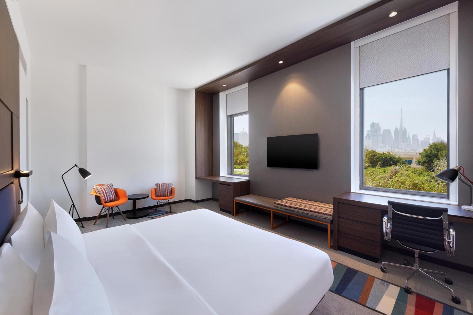 Savvy Guest Room 1 King Bed