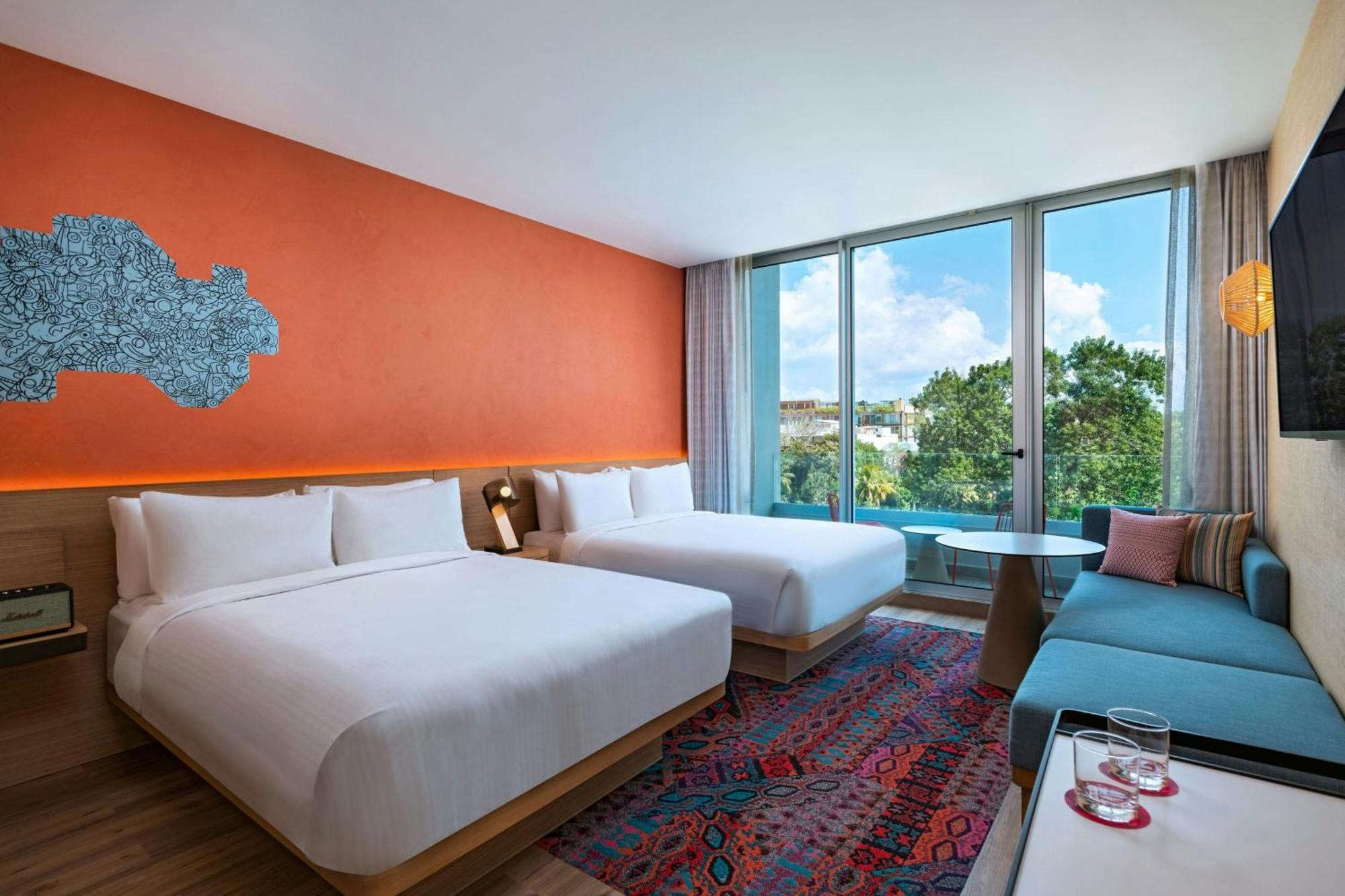 Chambre Breezy avec 2 Lits Queen-Size et Balcon