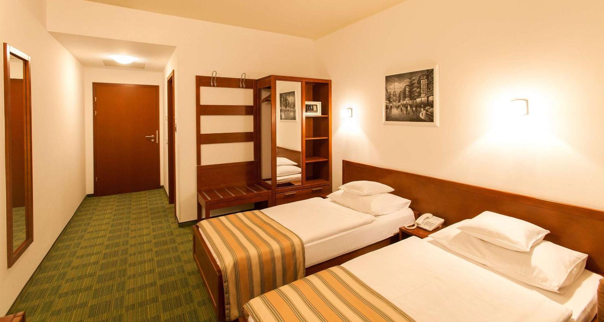 Comfort Twin Room
