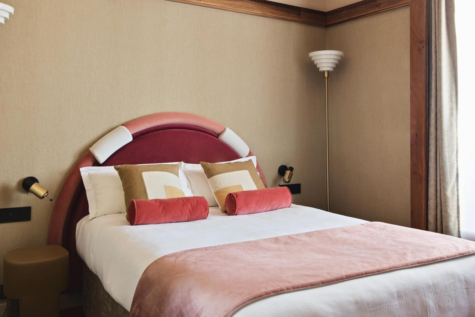 Classic Room – Florida Rose Double