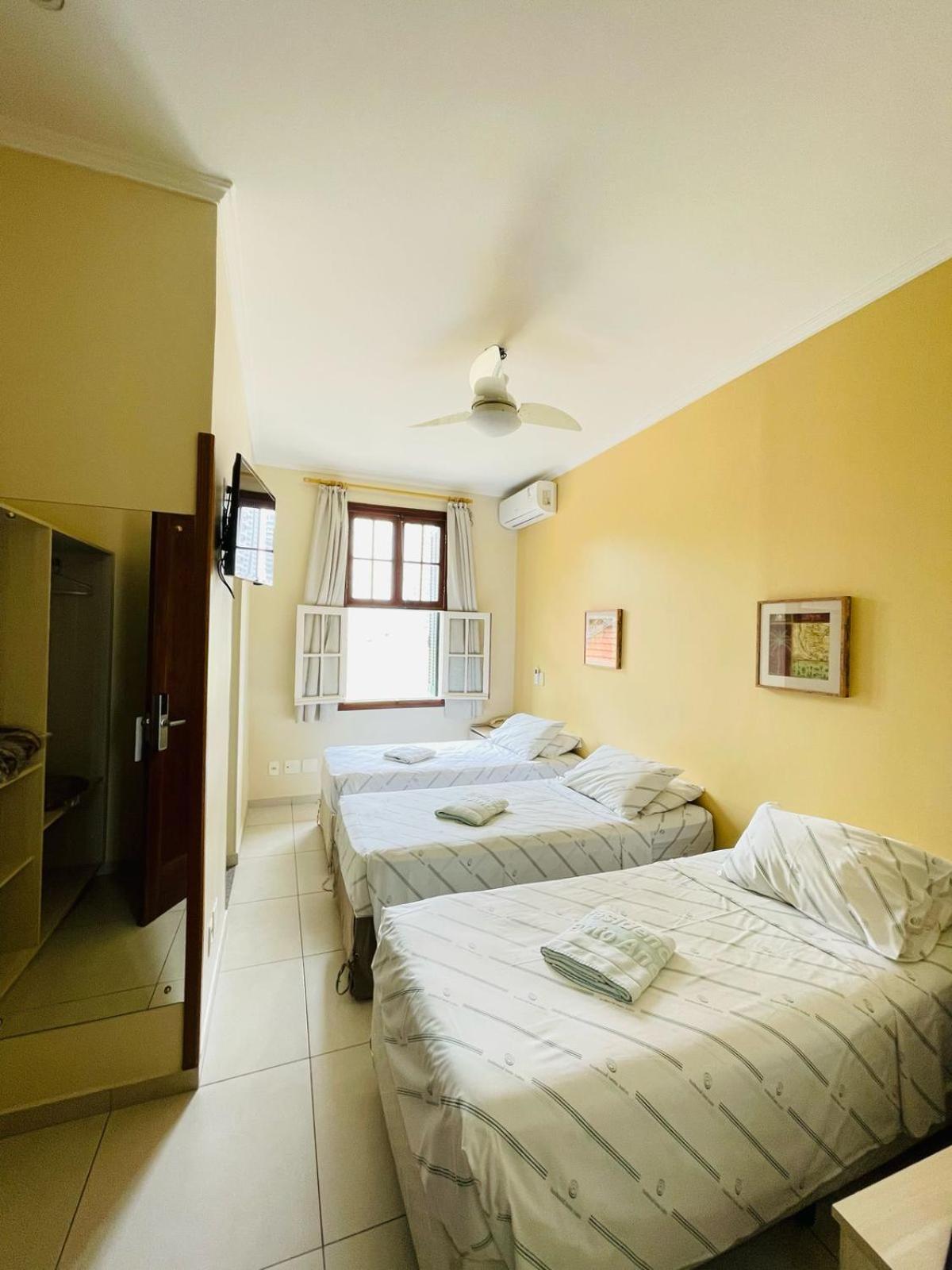 Quarto Triplo Básico