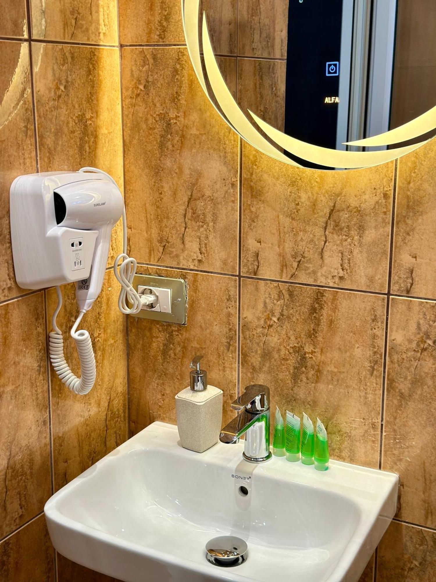 Double Room Private Bathroom