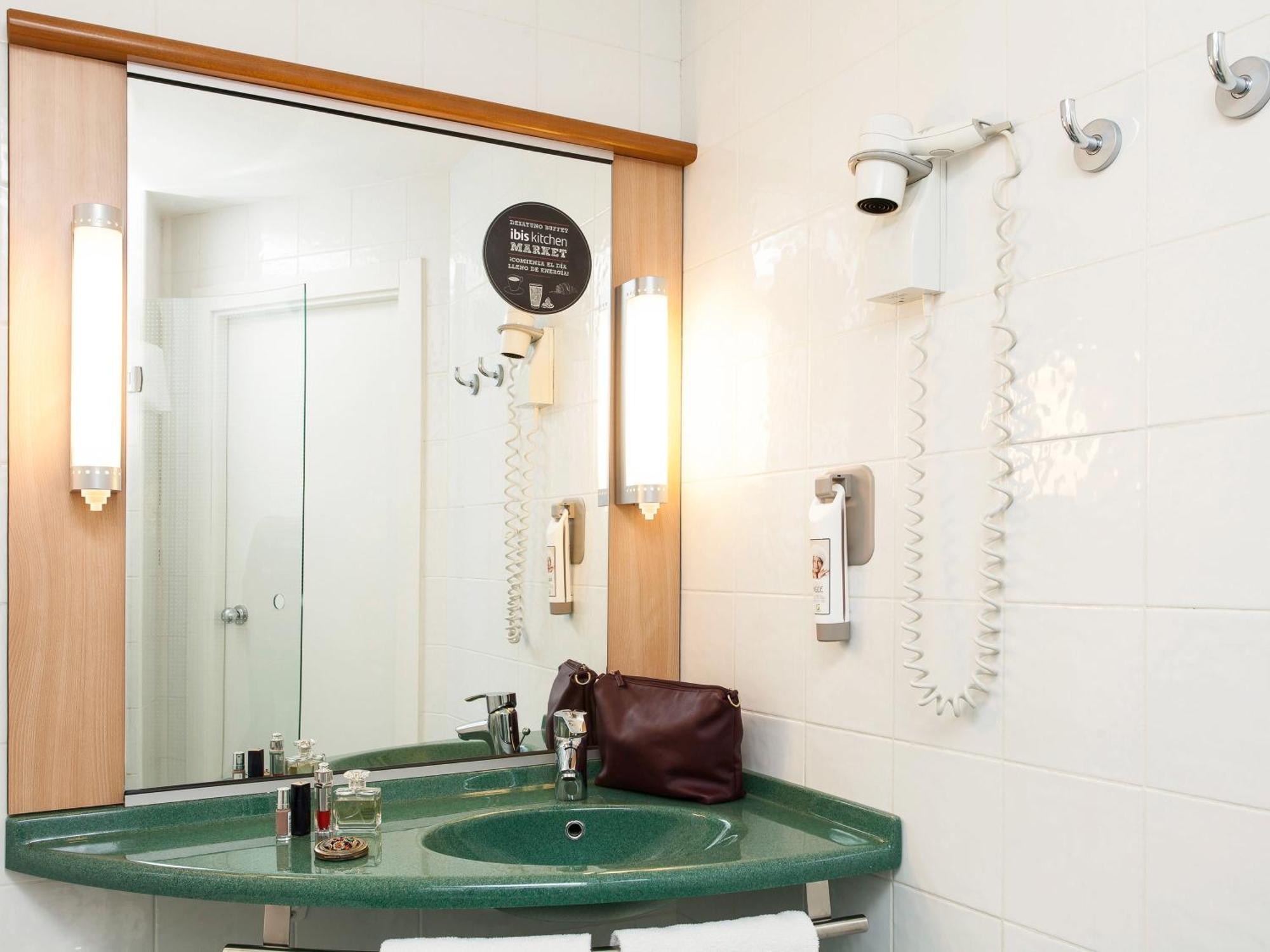 Superior Room,1662984840:JPEG