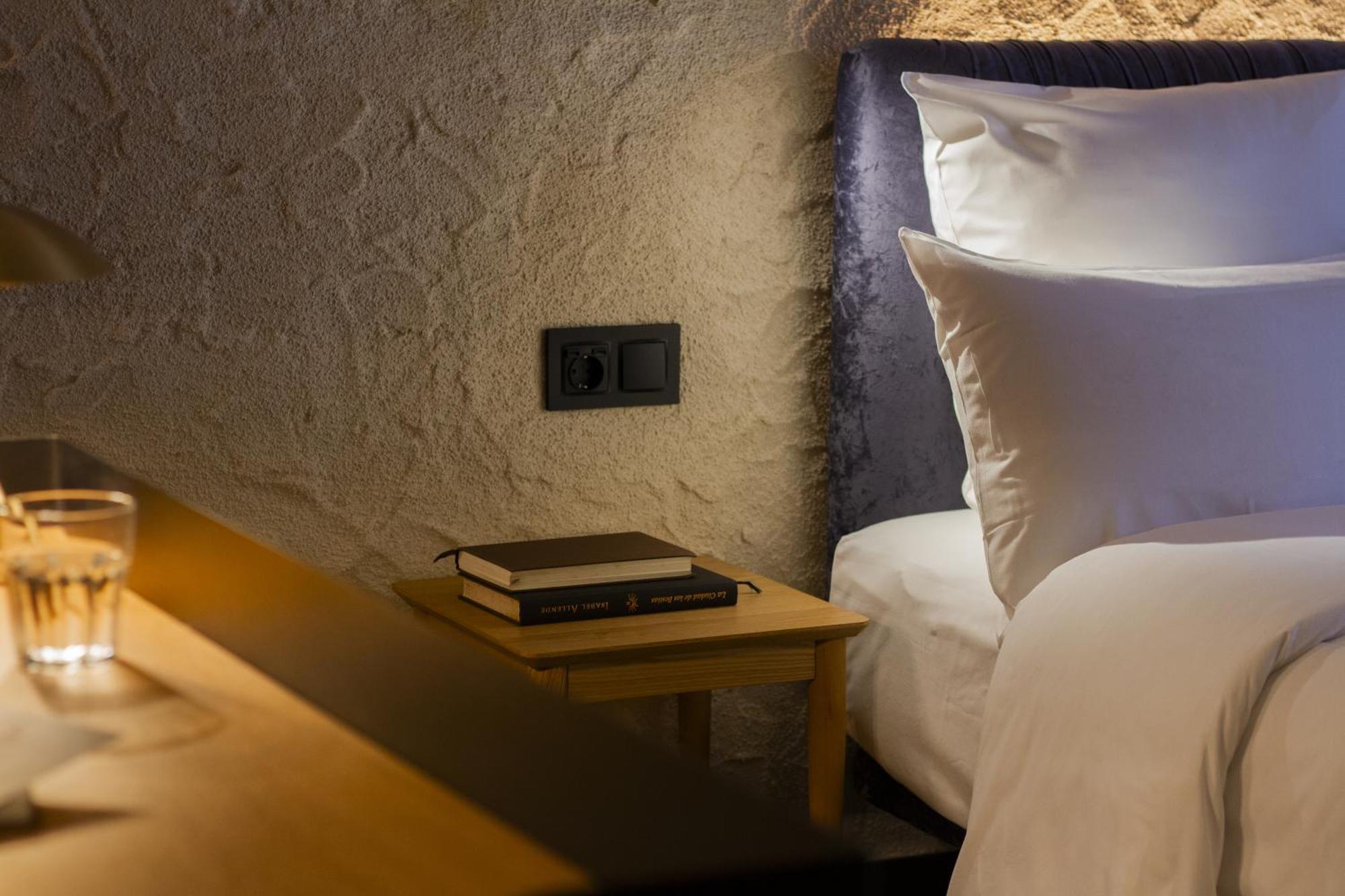 Single Room Double Bed,1650193464:JPEG