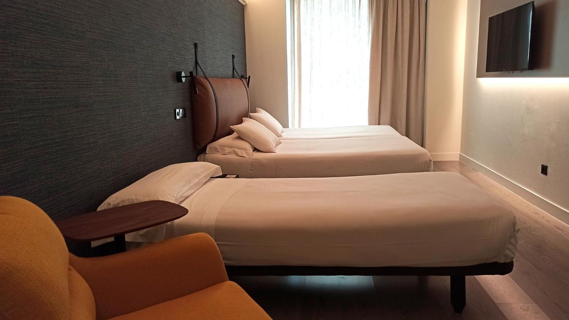 Double Room with Extra Bed (2 Adults + 1 Child),1652743813:JPEG